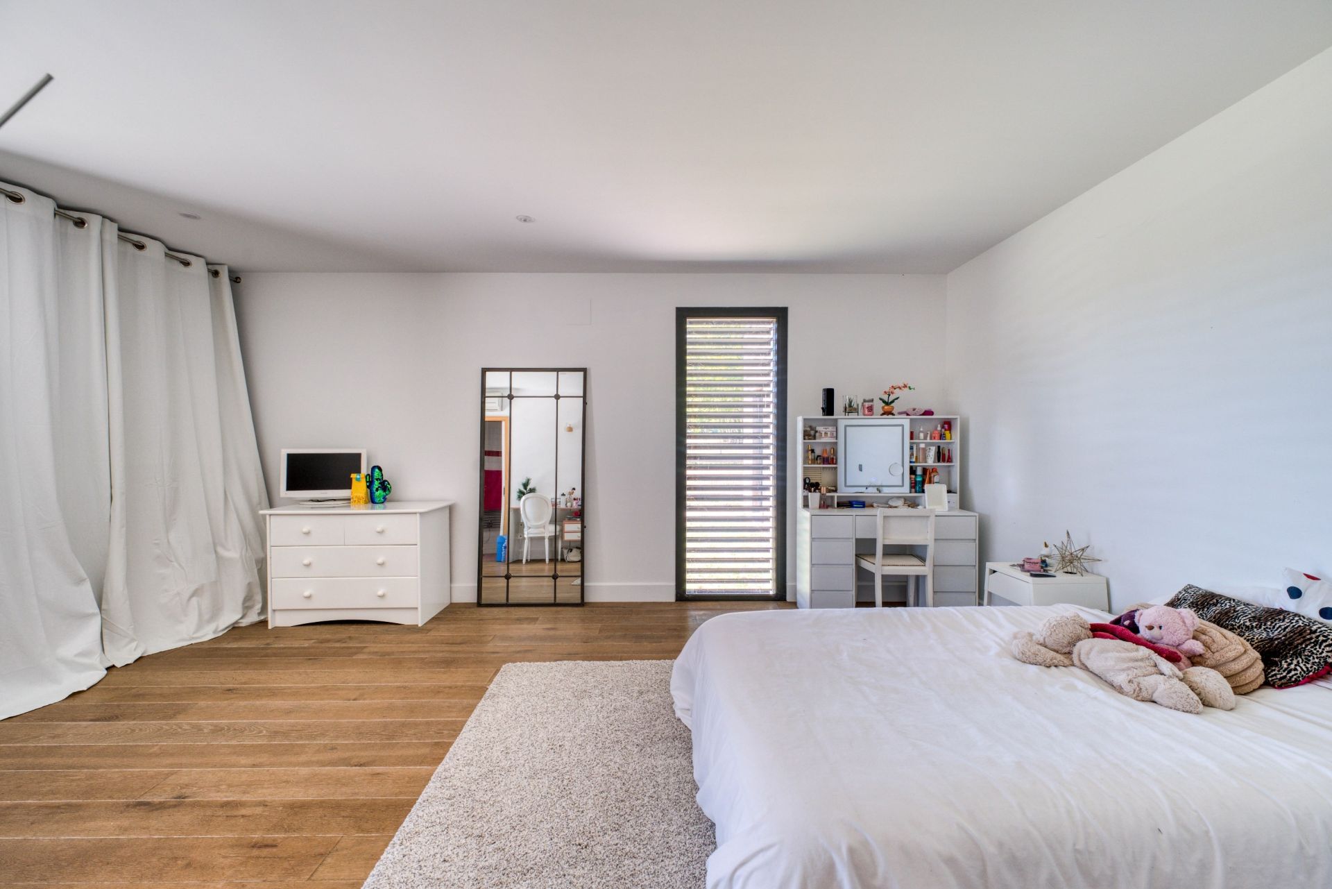 architect's house 10 Rooms for sale on ST YRIEIX SUR CHARENTE (16710)