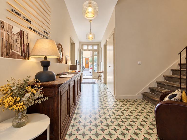 mansion 7 Rooms for sale on GRUISSAN (11430)