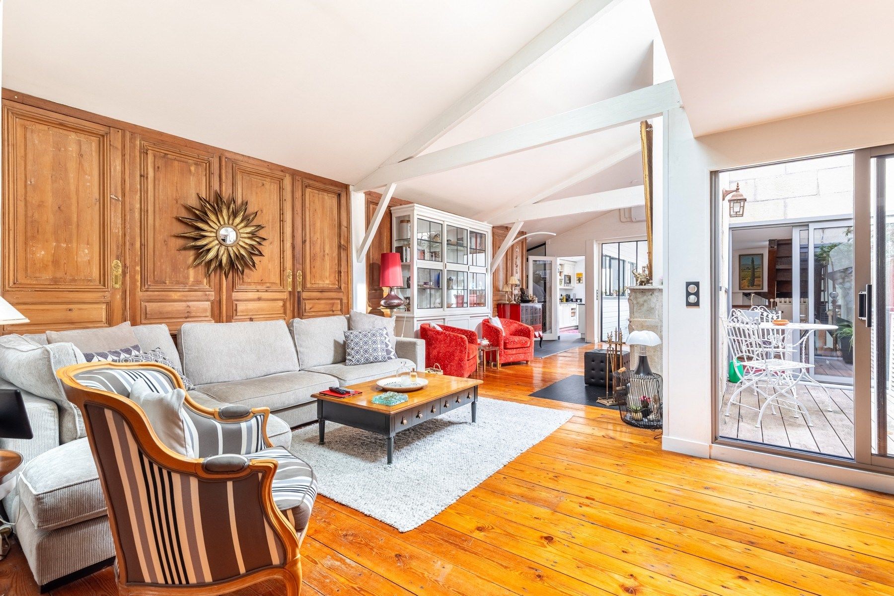luxury house 7 Rooms for sale on BORDEAUX (33000)