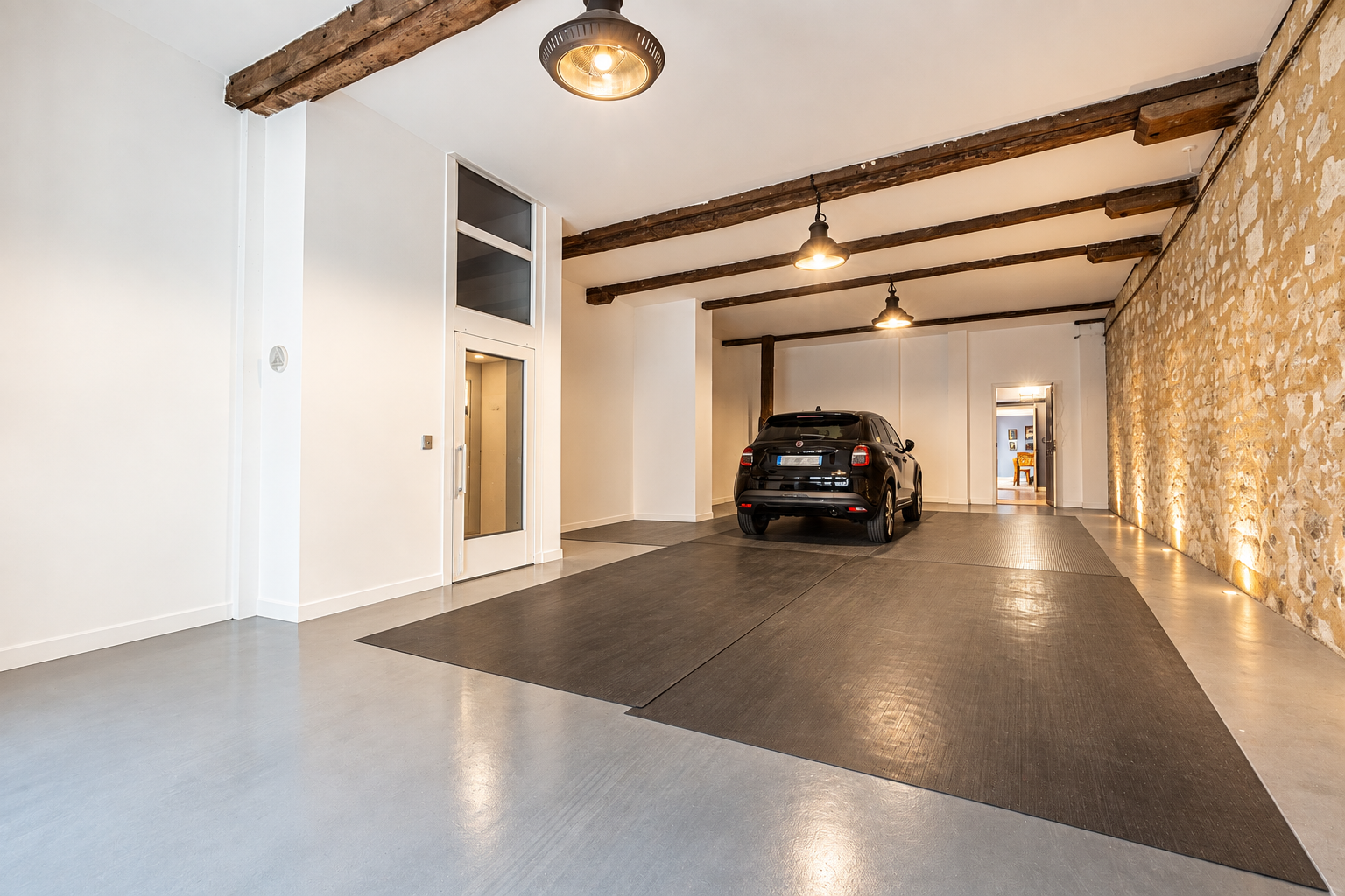 luxury house 7 Rooms for sale on BORDEAUX (33000)