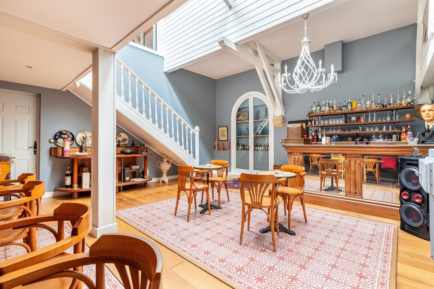 luxury house 7 Rooms for sale on BORDEAUX (33000)