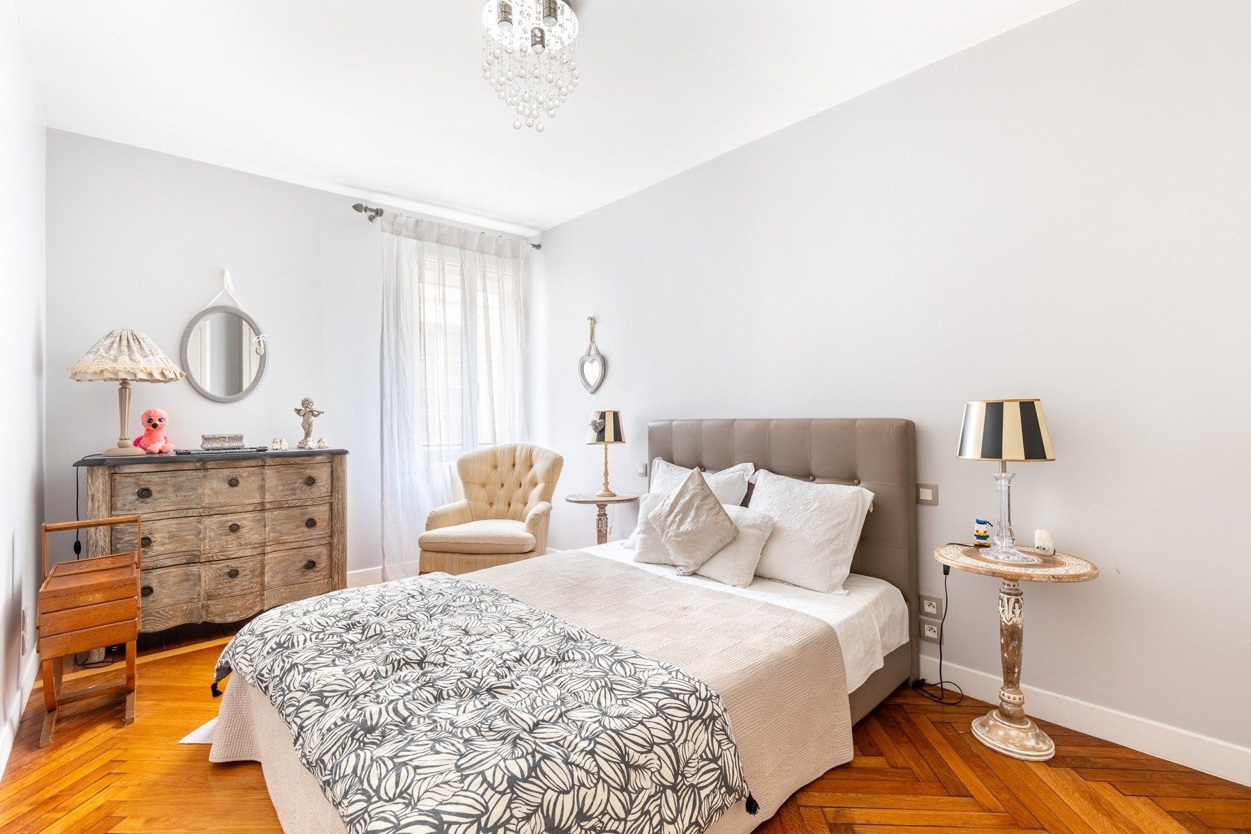 luxury house 7 Rooms for sale on BORDEAUX (33000)