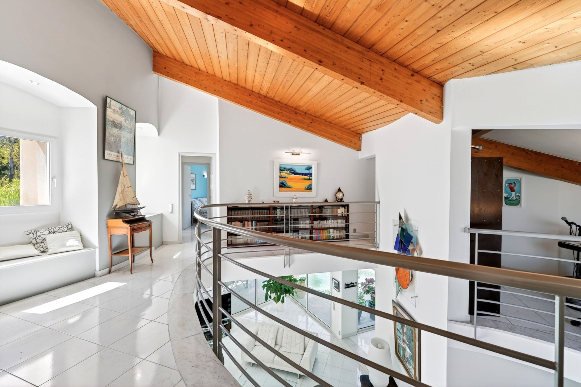 luxury house 6 Rooms for sale on MARSEILLE (13008)