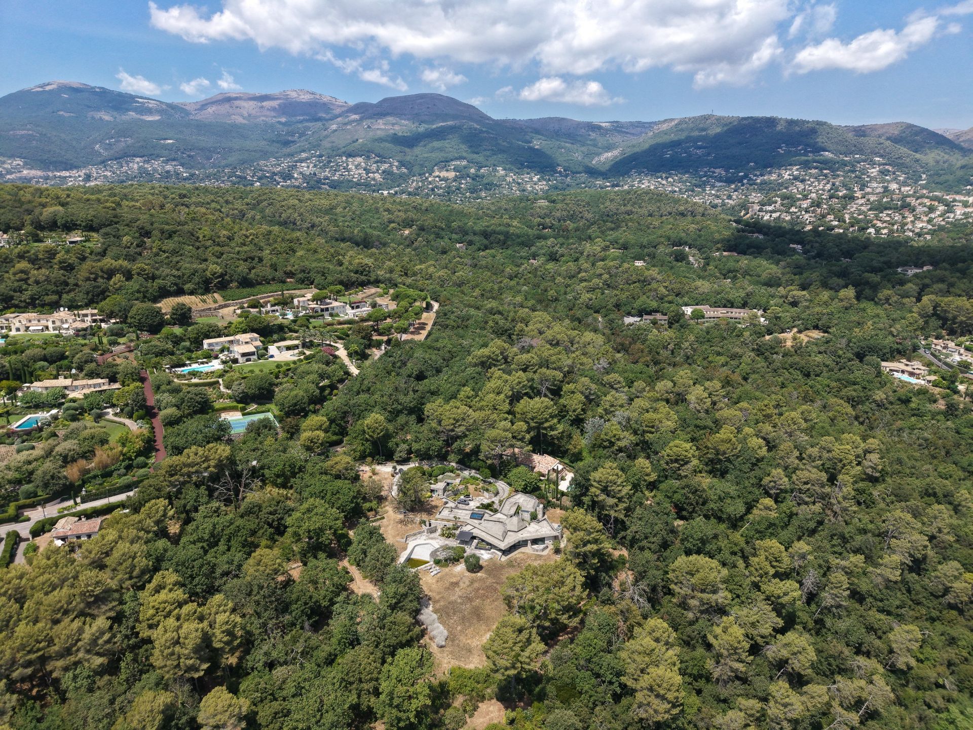 maison contemporaine 12 Pièces en vente sur ST PAUL DE VENCE (06570)