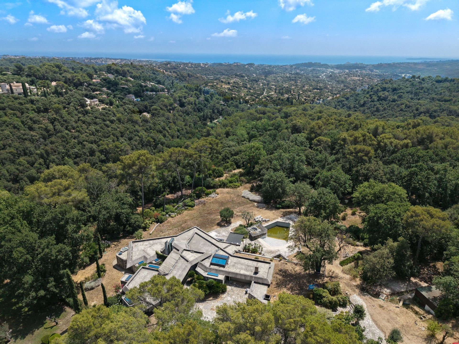 maison contemporaine 12 Pièces en vente sur ST PAUL DE VENCE (06570)