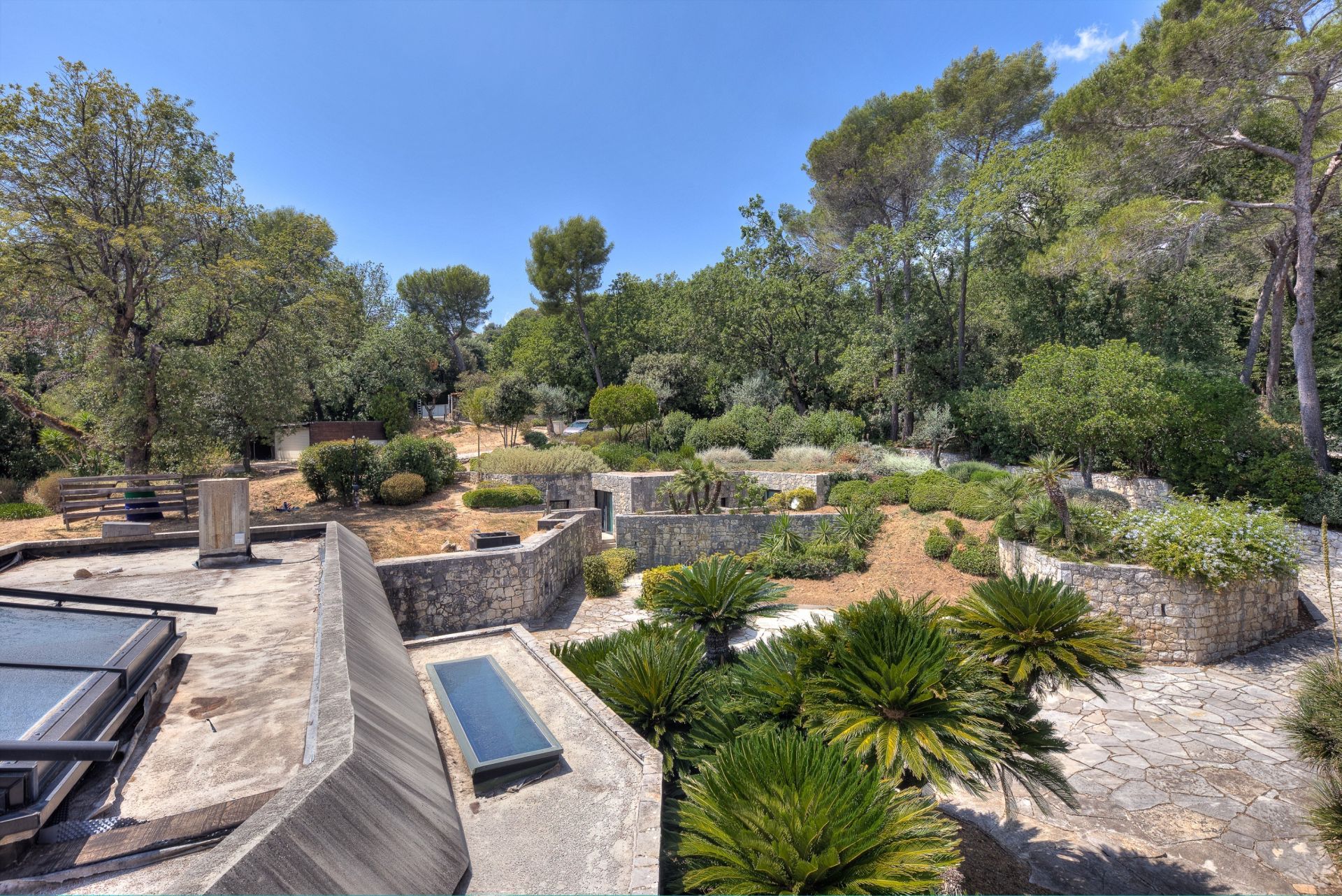 maison contemporaine 12 Pièces en vente sur ST PAUL DE VENCE (06570)