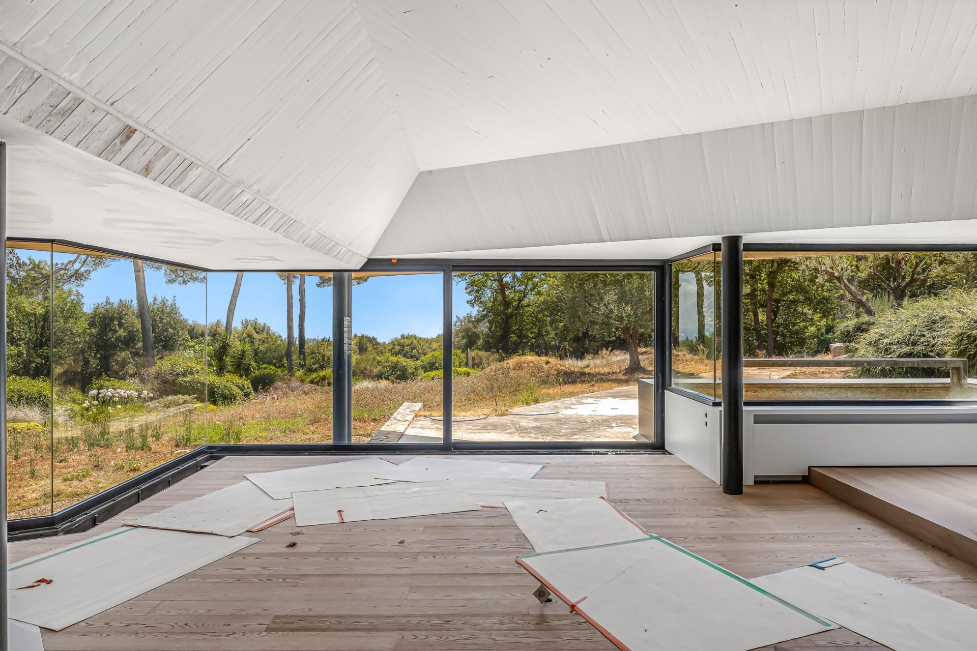 maison contemporaine 12 Pièces en vente sur ST PAUL DE VENCE (06570)