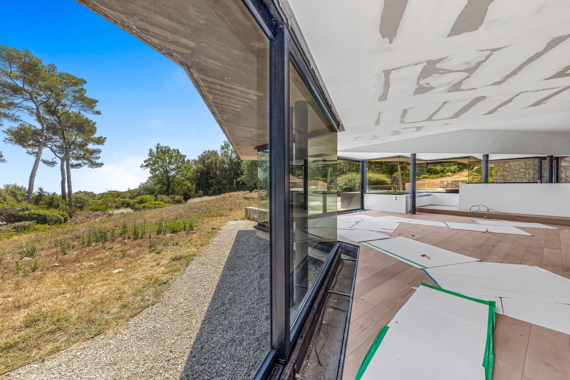 maison contemporaine 12 Pièces en vente sur ST PAUL DE VENCE (06570)