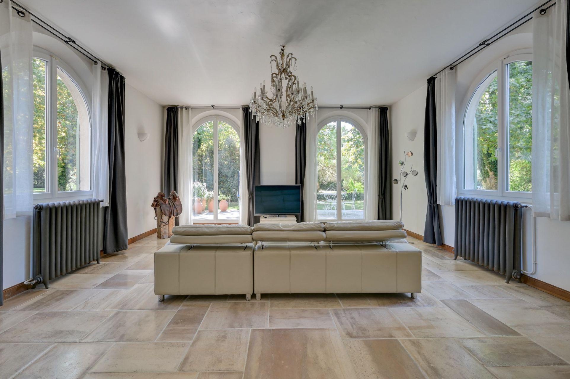 luxury house 12 Rooms for sale on AIX EN PROVENCE (13100)