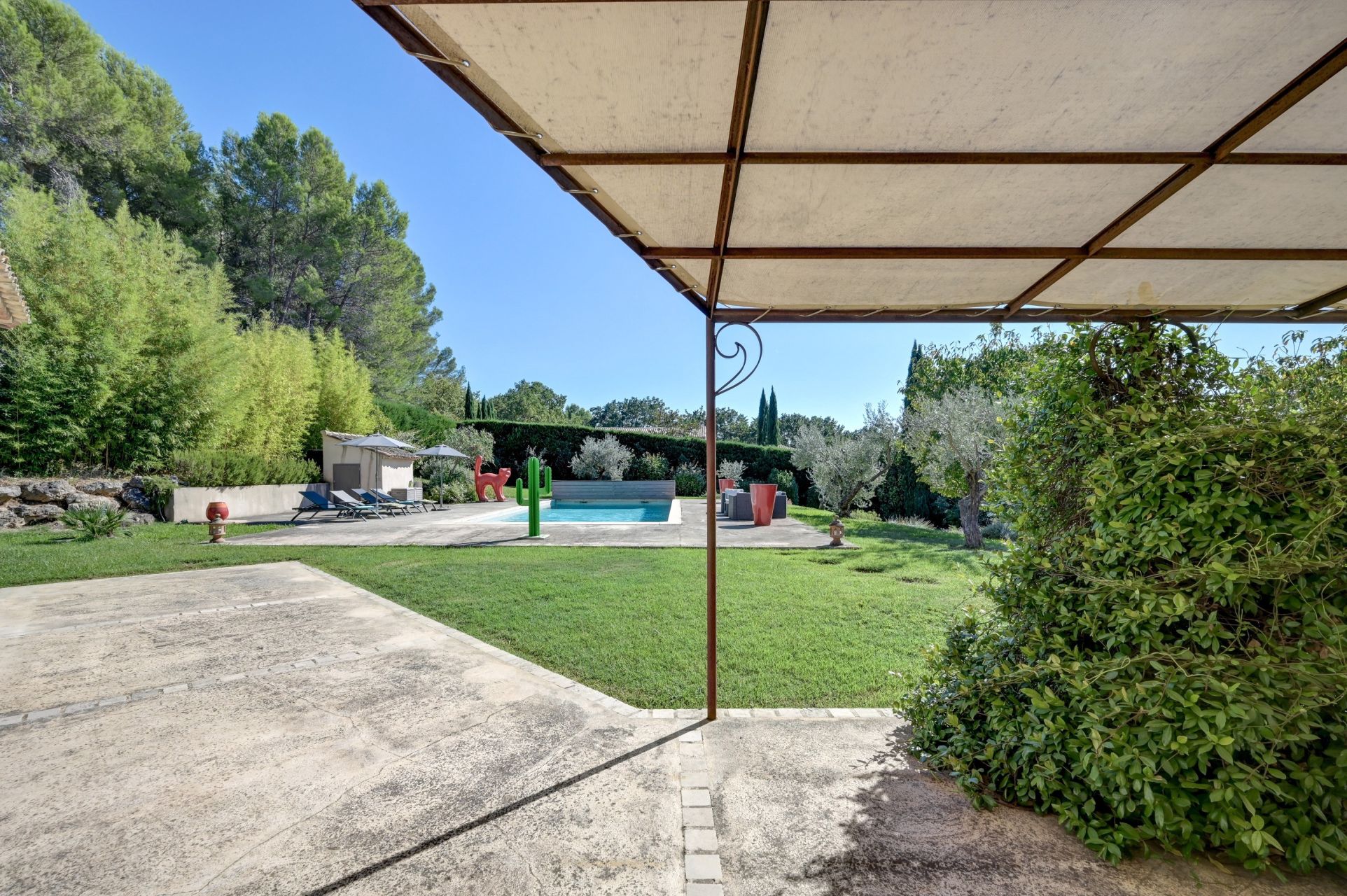 luxury house 5 Rooms for sale on AIX EN PROVENCE (13100)