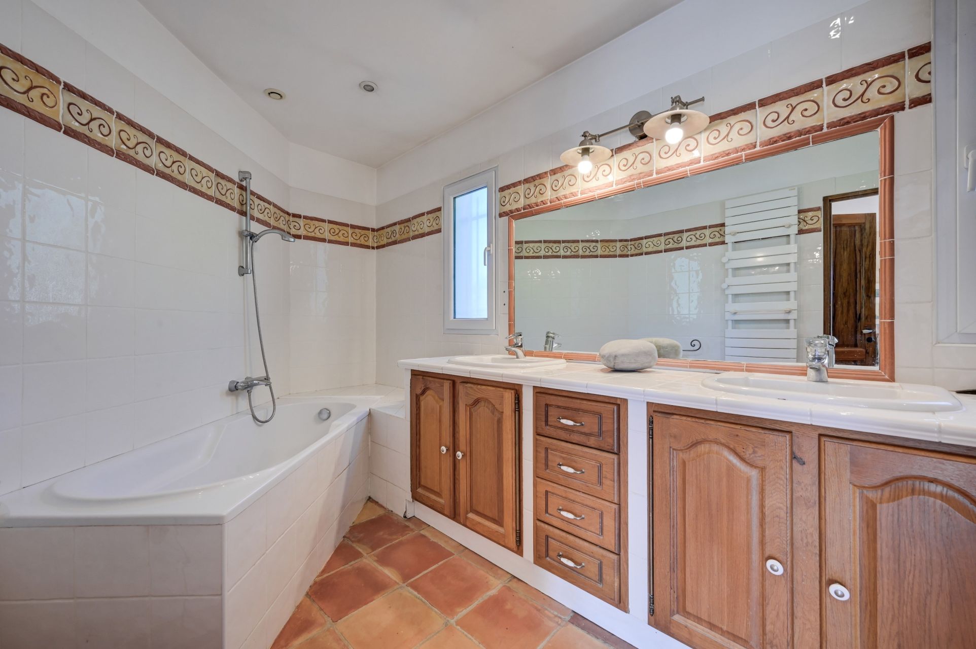 luxury house 5 Rooms for sale on AIX EN PROVENCE (13100)