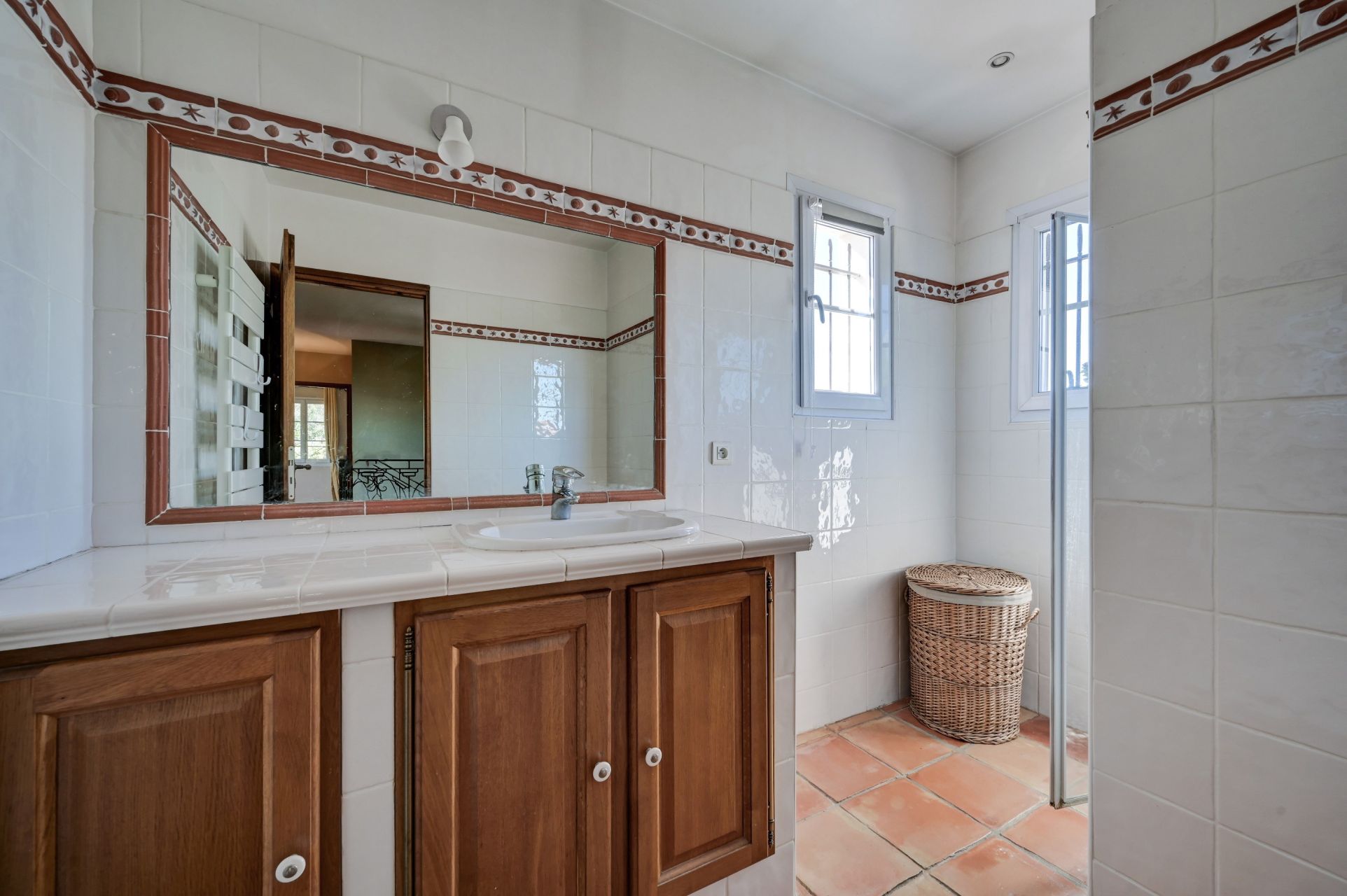 luxury house 5 Rooms for sale on AIX EN PROVENCE (13100)