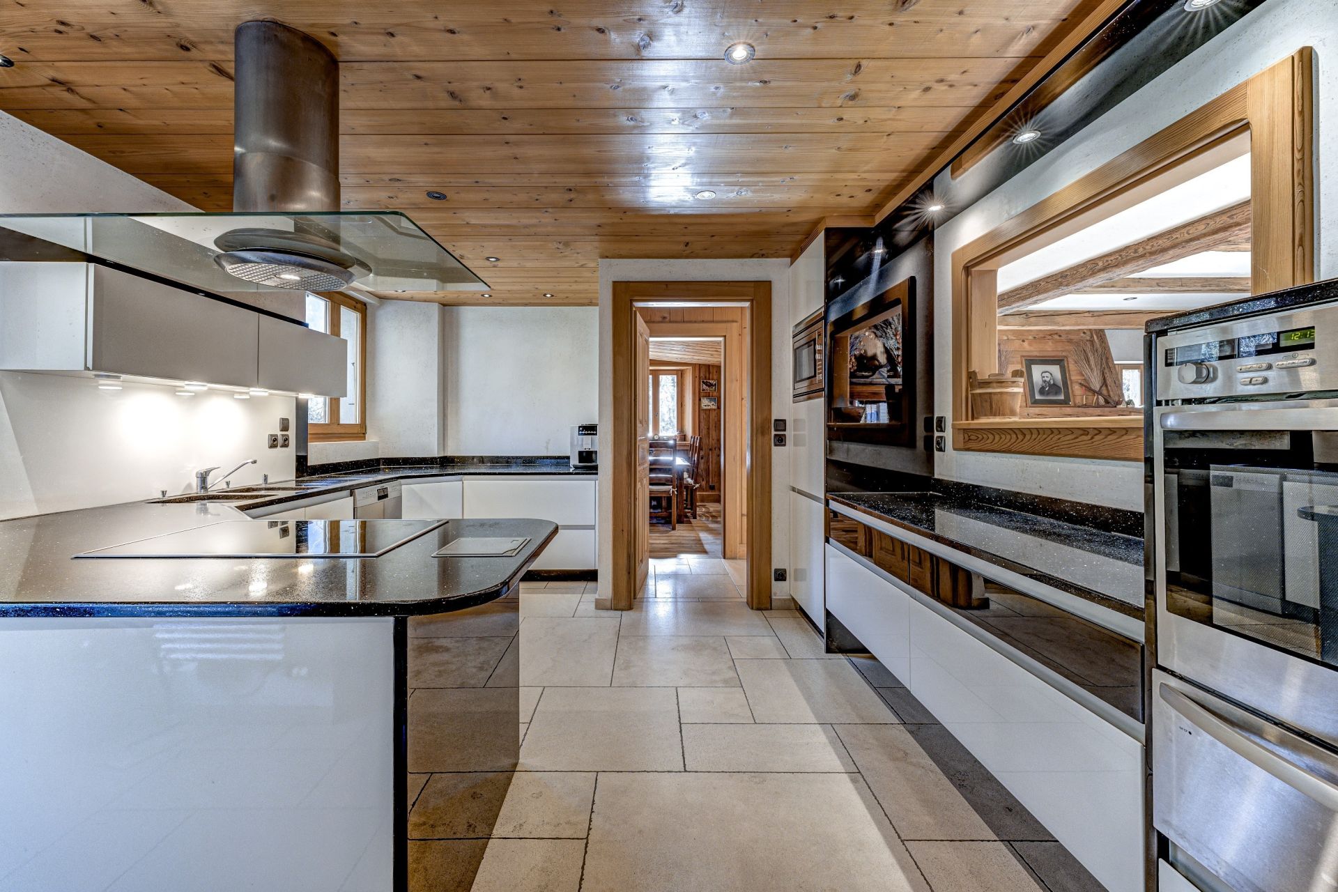 luxury chalet 12 Rooms for sale on CHAMONIX MONT BLANC (74400)
