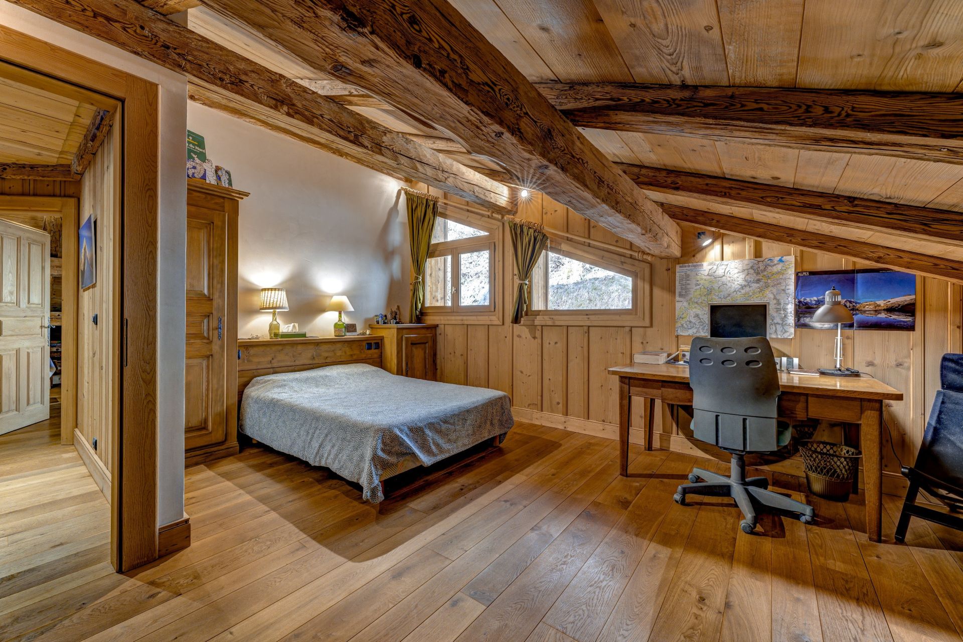luxury chalet 12 Rooms for sale on CHAMONIX MONT BLANC (74400)