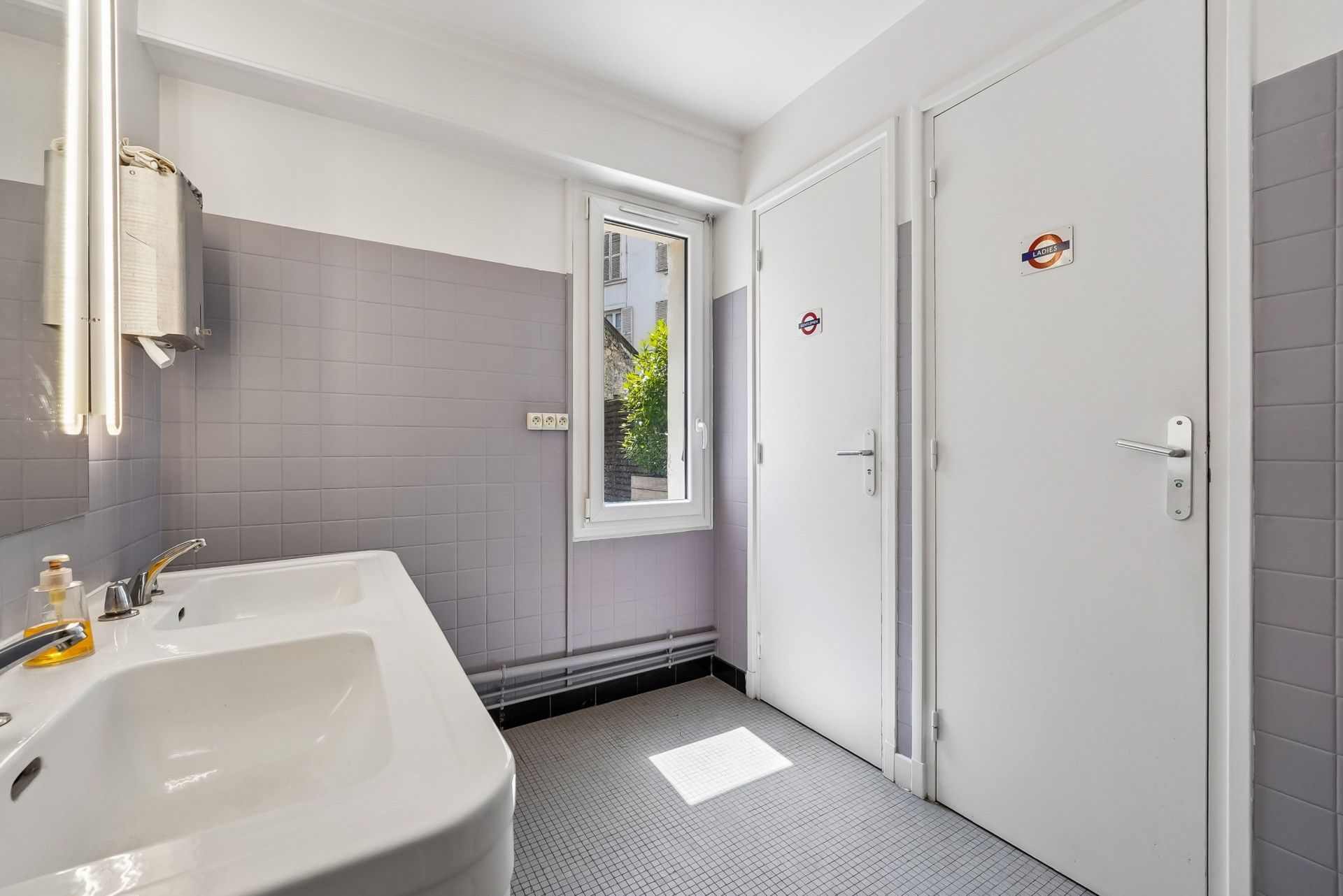 luxury apartment 4 Rooms for sale on NEUILLY SUR SEINE (92200)
