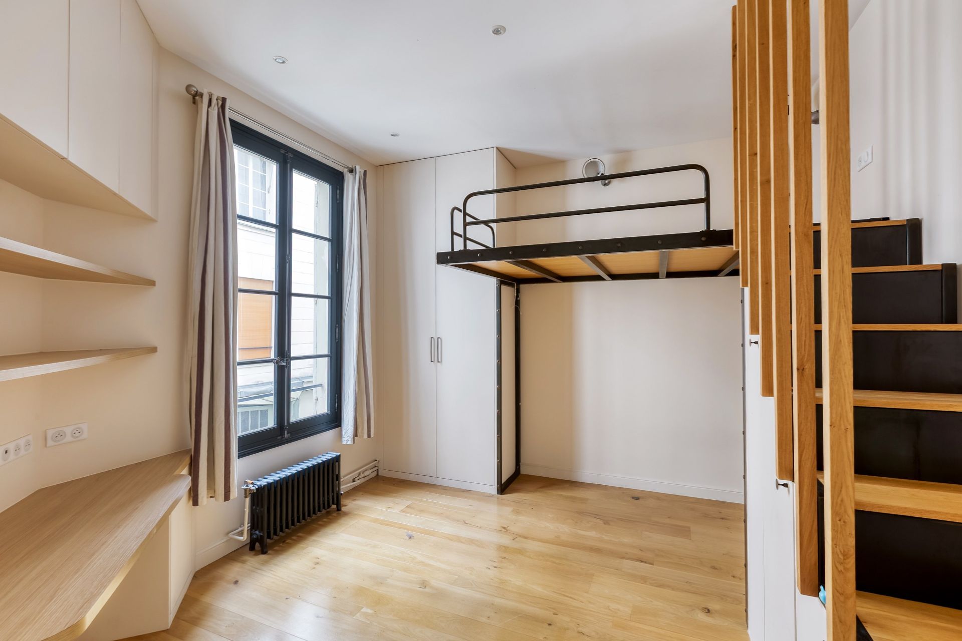 luxury apartment 6 Rooms for sale on PARIS (75006)