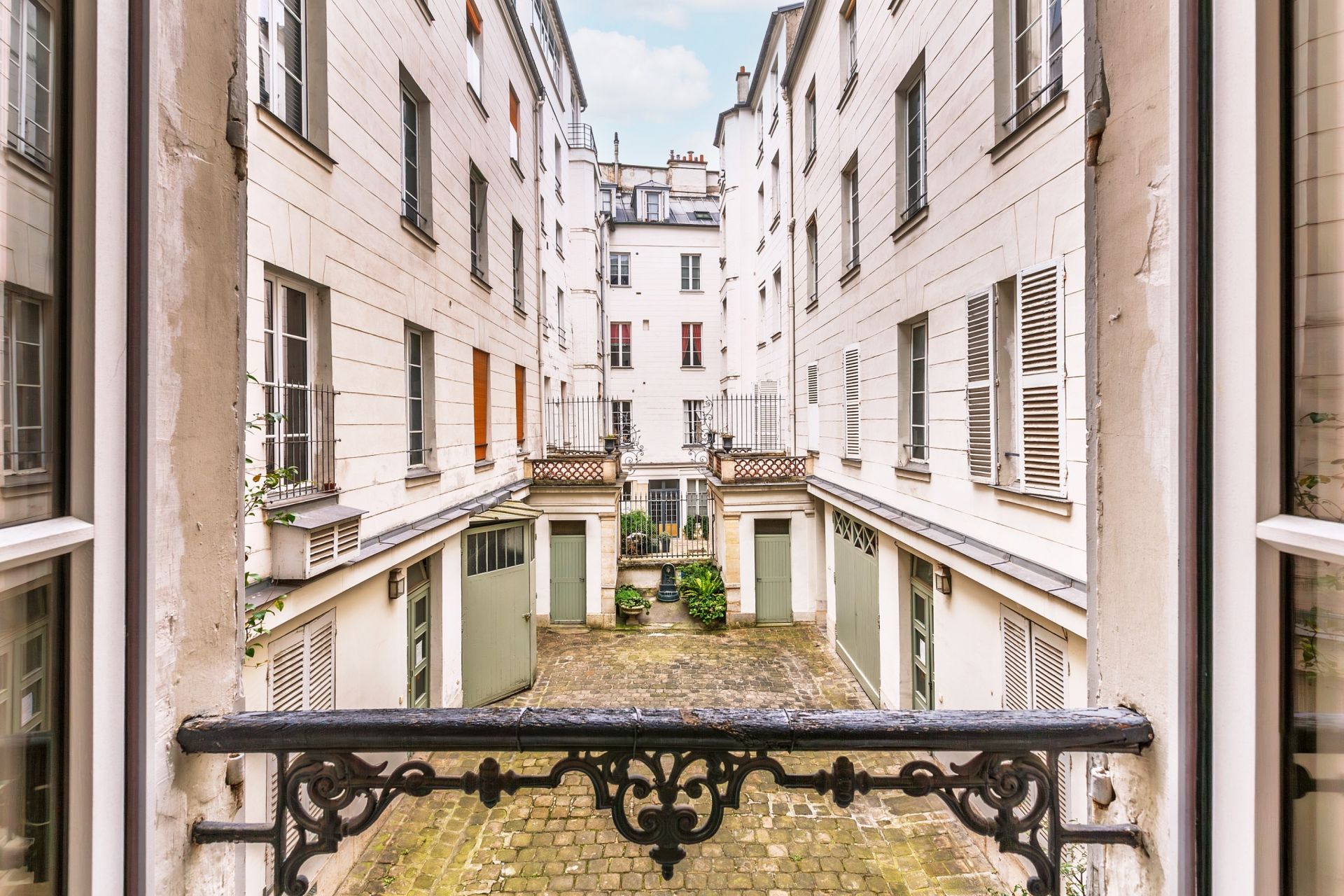 luxury apartment 6 Rooms for sale on PARIS (75006)
