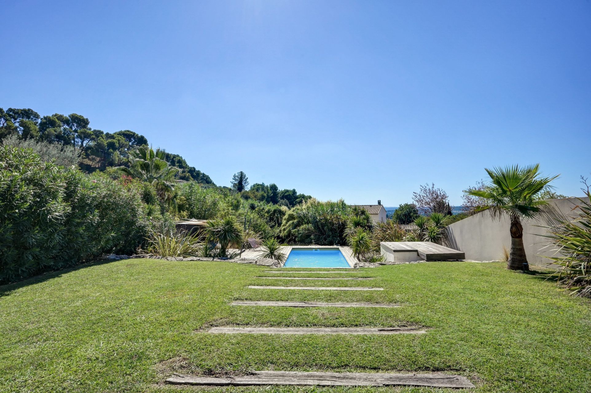 maison de luxe 5 Pièces en vente sur EGUILLES (13510)