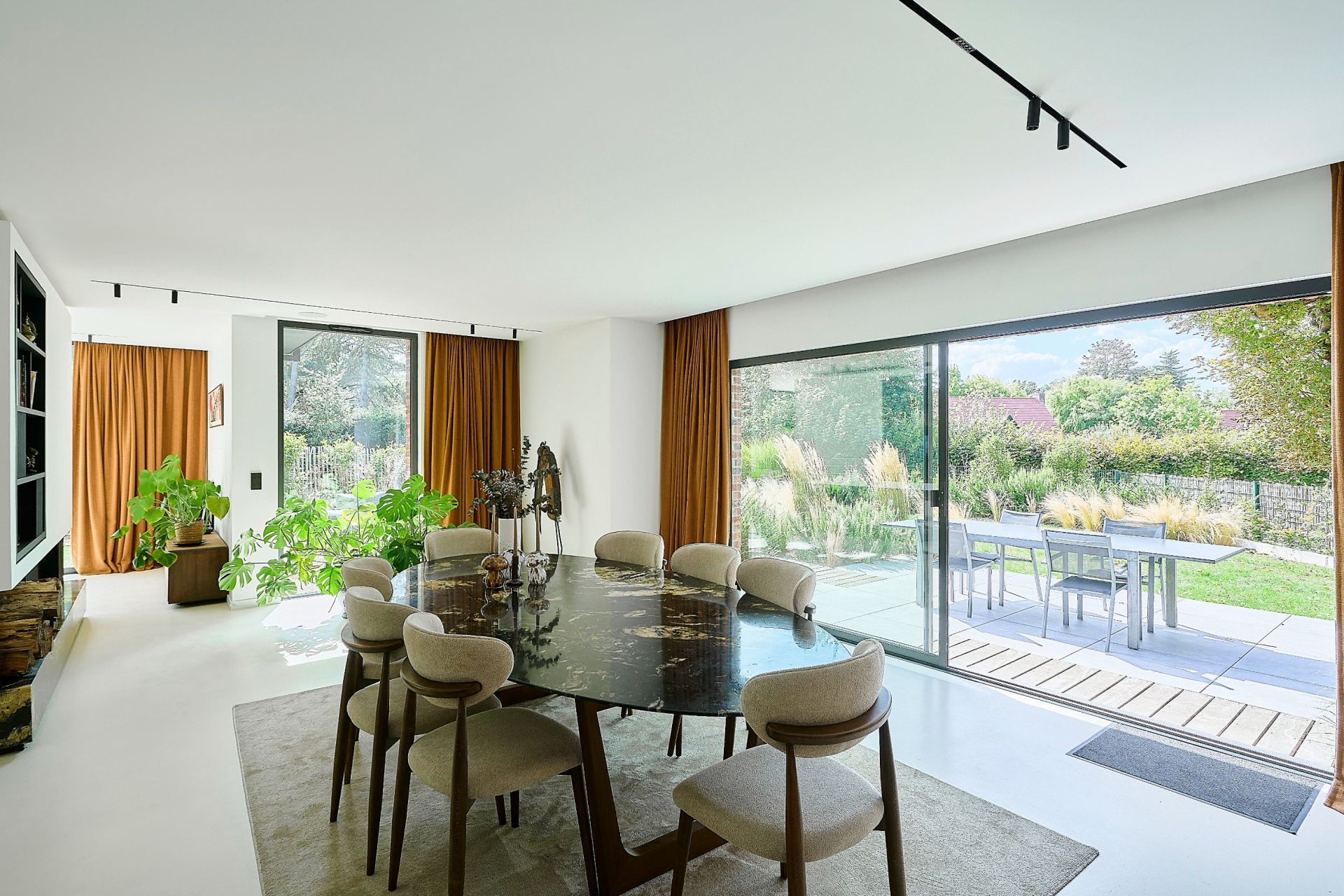 luxury house 8 Rooms for sale on CROIX (59170)