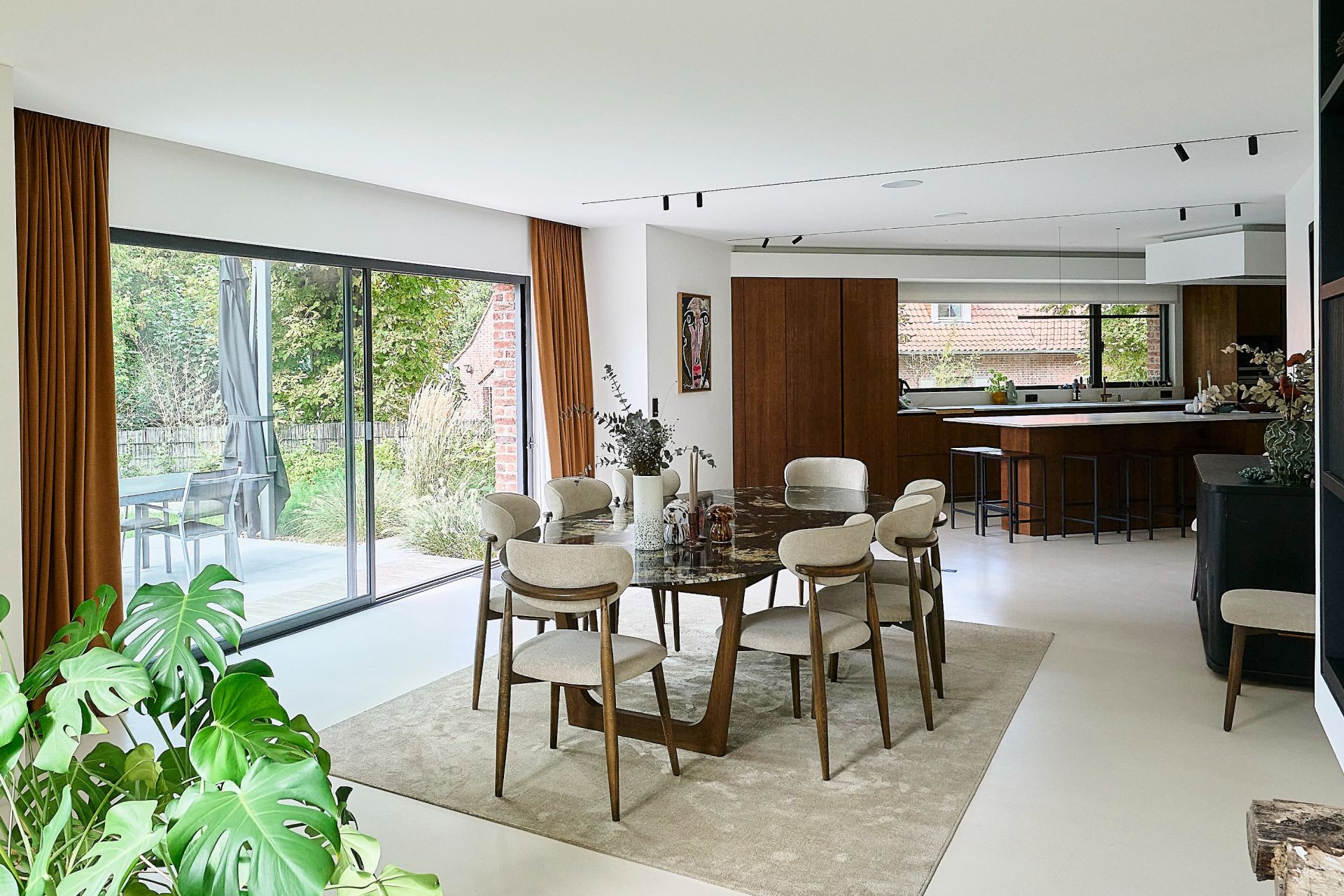 luxury house 8 Rooms for sale on CROIX (59170)