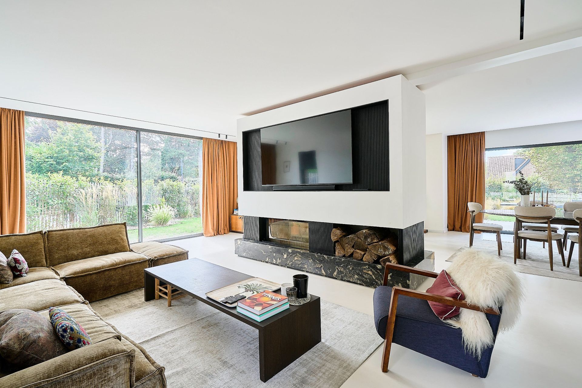 luxury house 8 Rooms for sale on CROIX (59170)