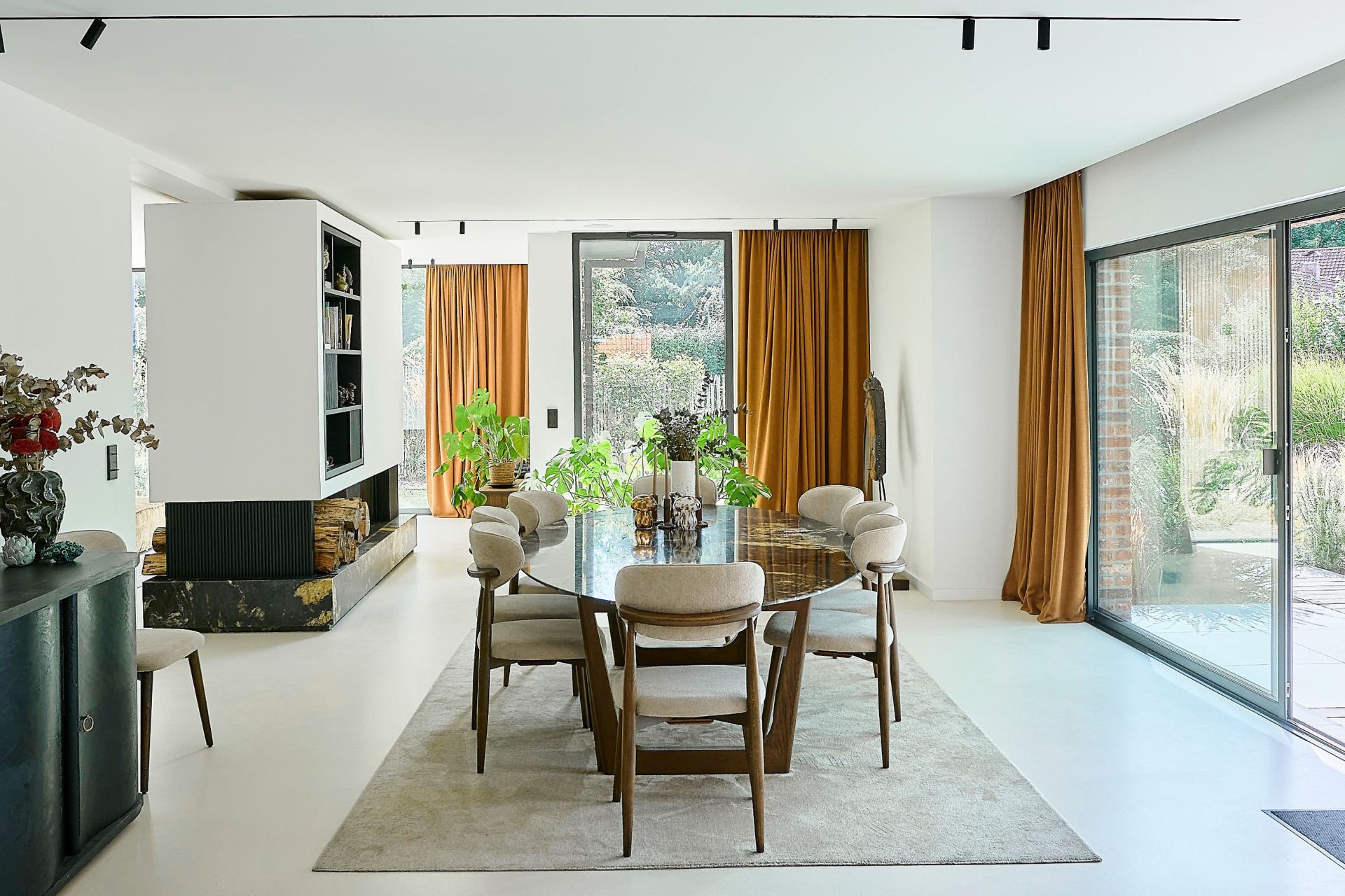 luxury house 8 Rooms for sale on CROIX (59170)