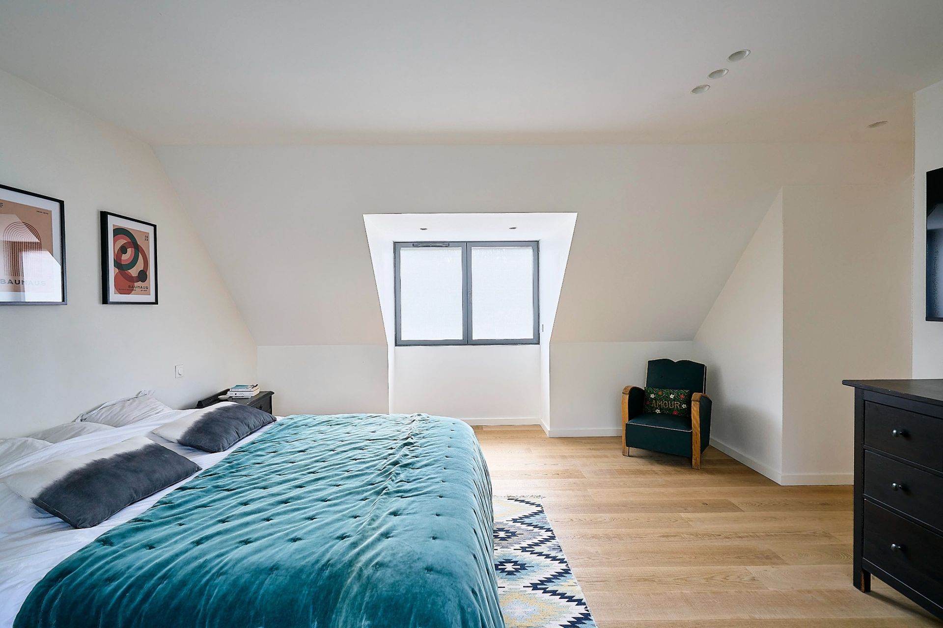 luxury house 8 Rooms for sale on CROIX (59170)