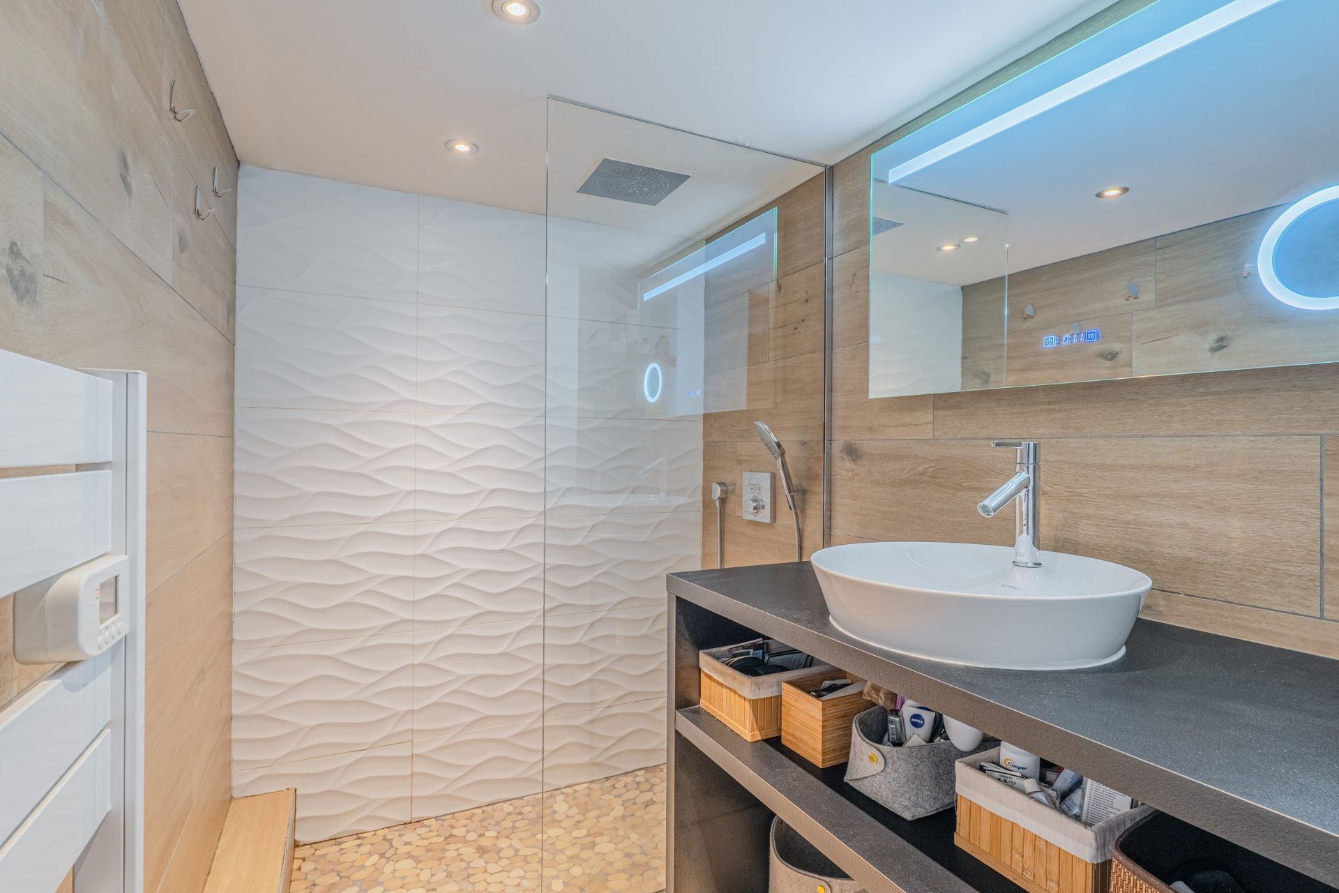 luxury apartment 3 Rooms for sale on LYON (69006)