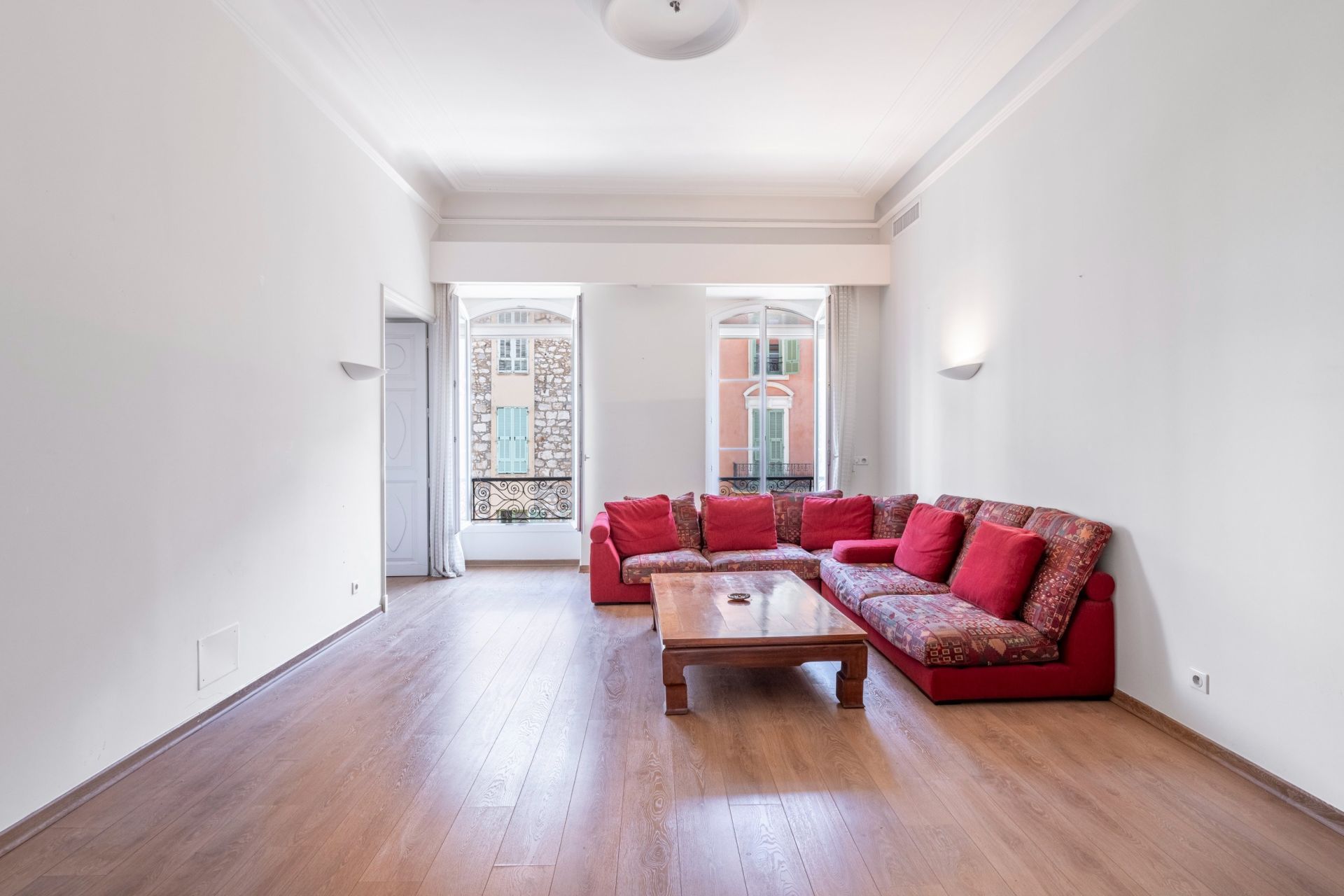 luxury apartment 6 Rooms for sale on NICE (06000)