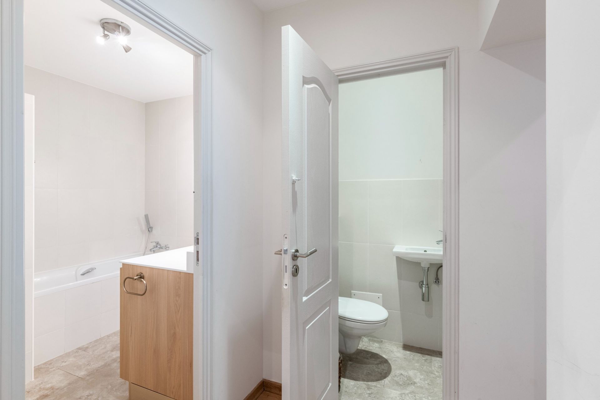luxury apartment 6 Rooms for sale on NICE (06000)