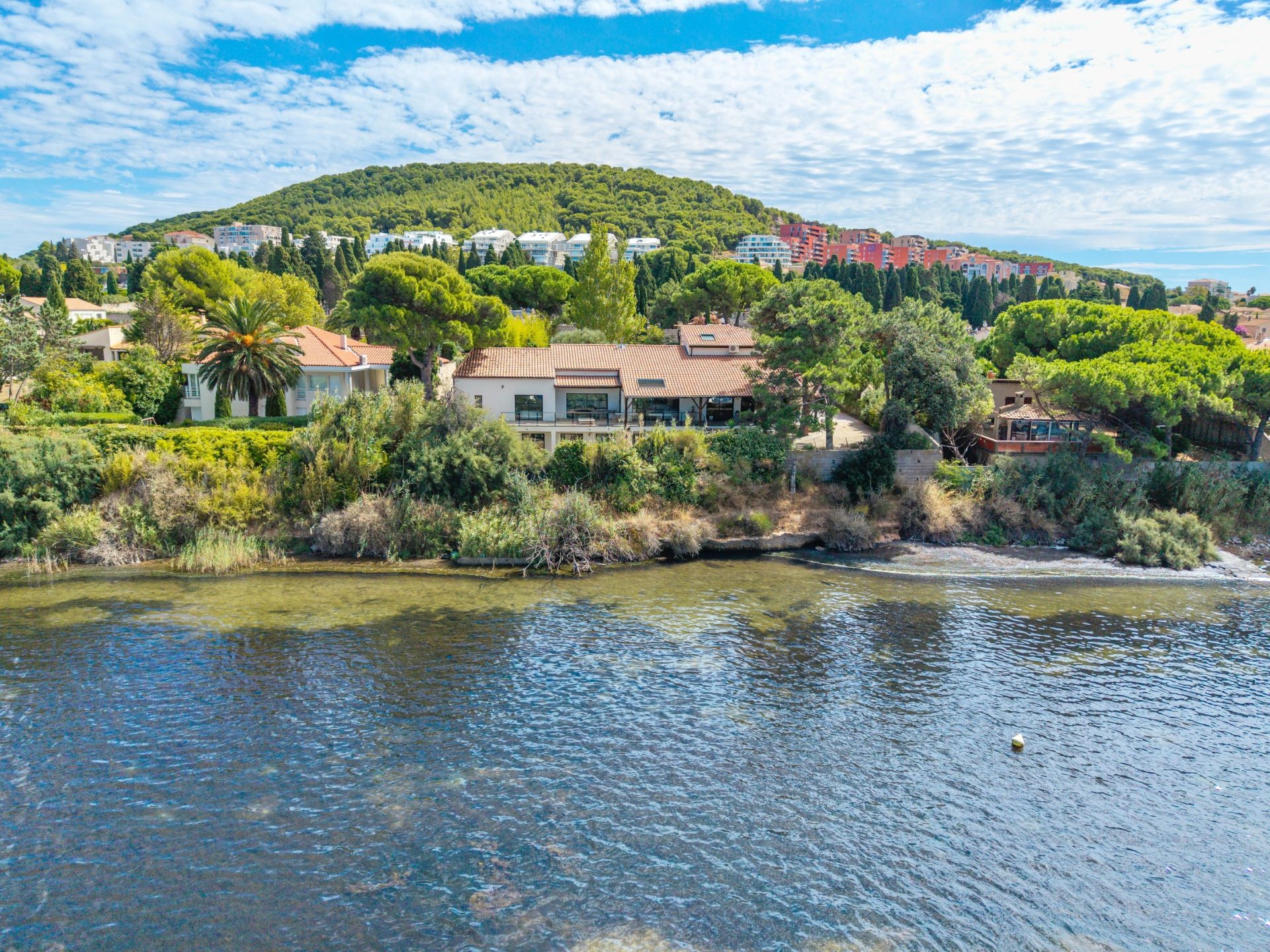 luxury house 10 Rooms for sale on SETE (34200)