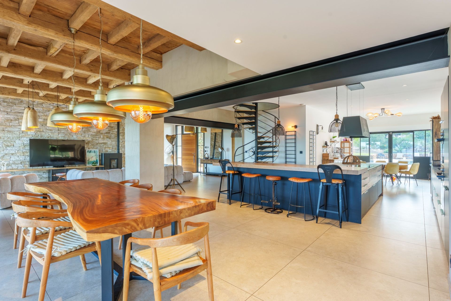 luxury house 10 Rooms for sale on SETE (34200)