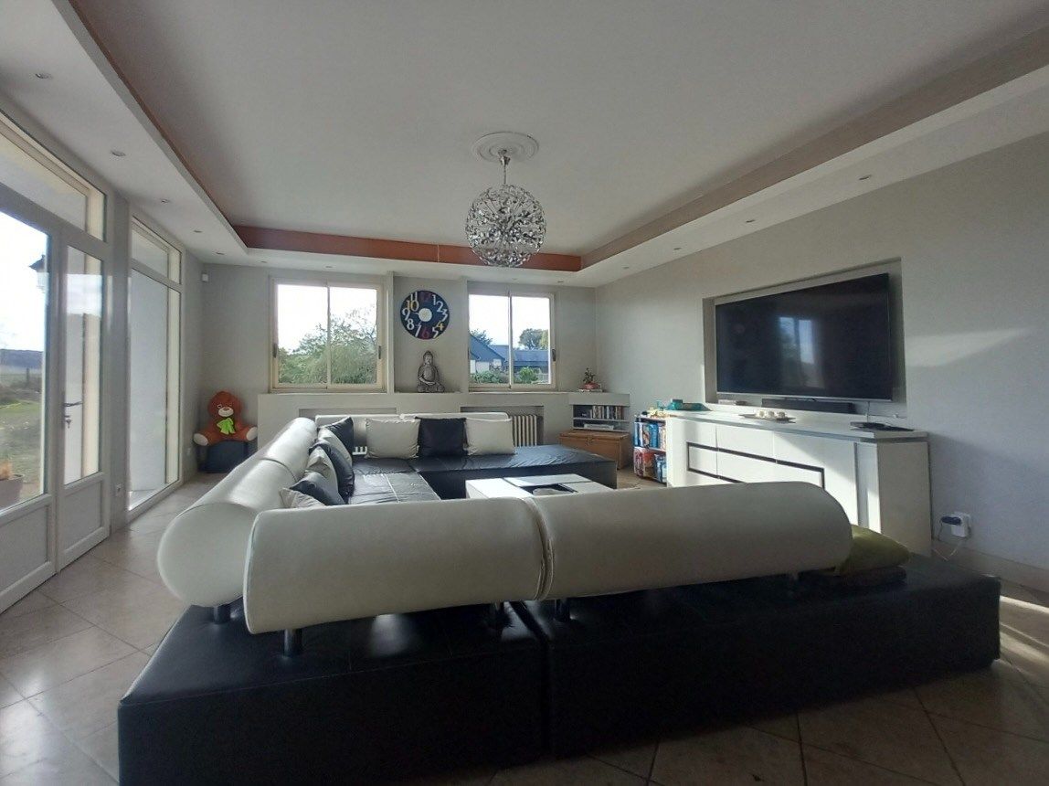 luxury house 9 Rooms for sale on LOUVIERS (27400)
