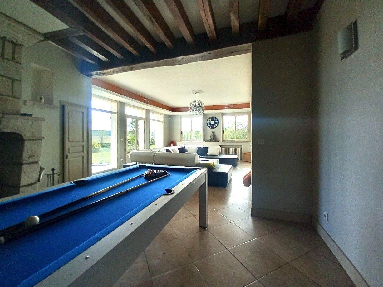 luxury house 9 Rooms for sale on LOUVIERS (27400)