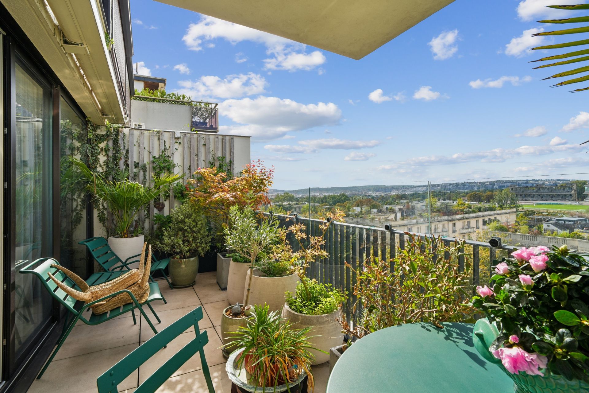 luxury apartment 4 Rooms for sale on PARIS (75016)
