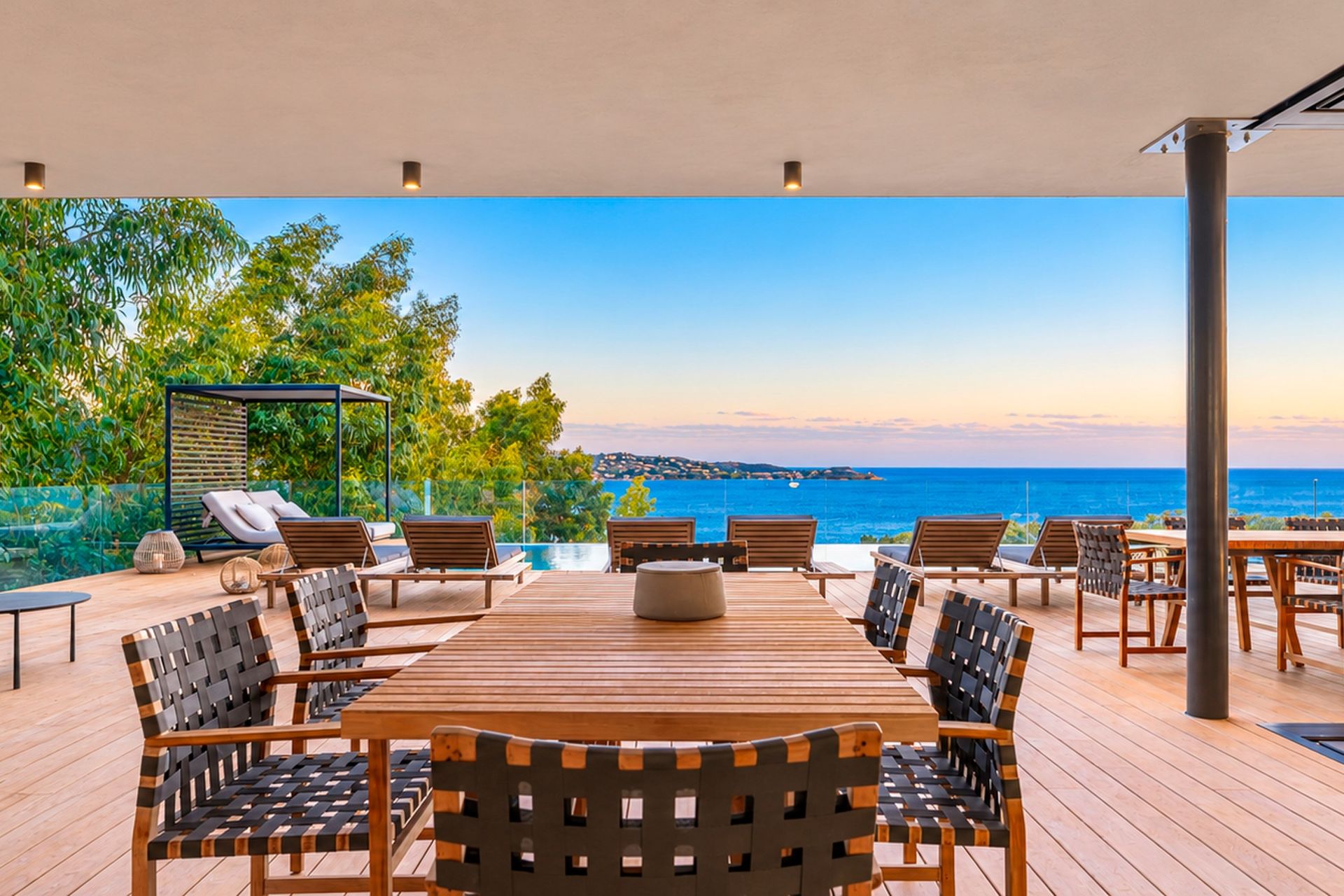 luxury villa 11 Rooms for seasonal rent on PORTO VECCHIO (20137)