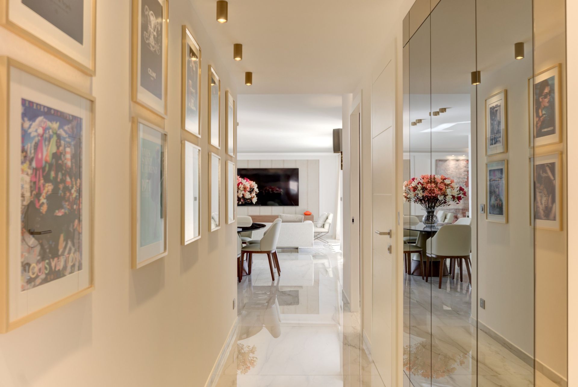 luxury apartment 3 Rooms for sale on CANNES (06400)