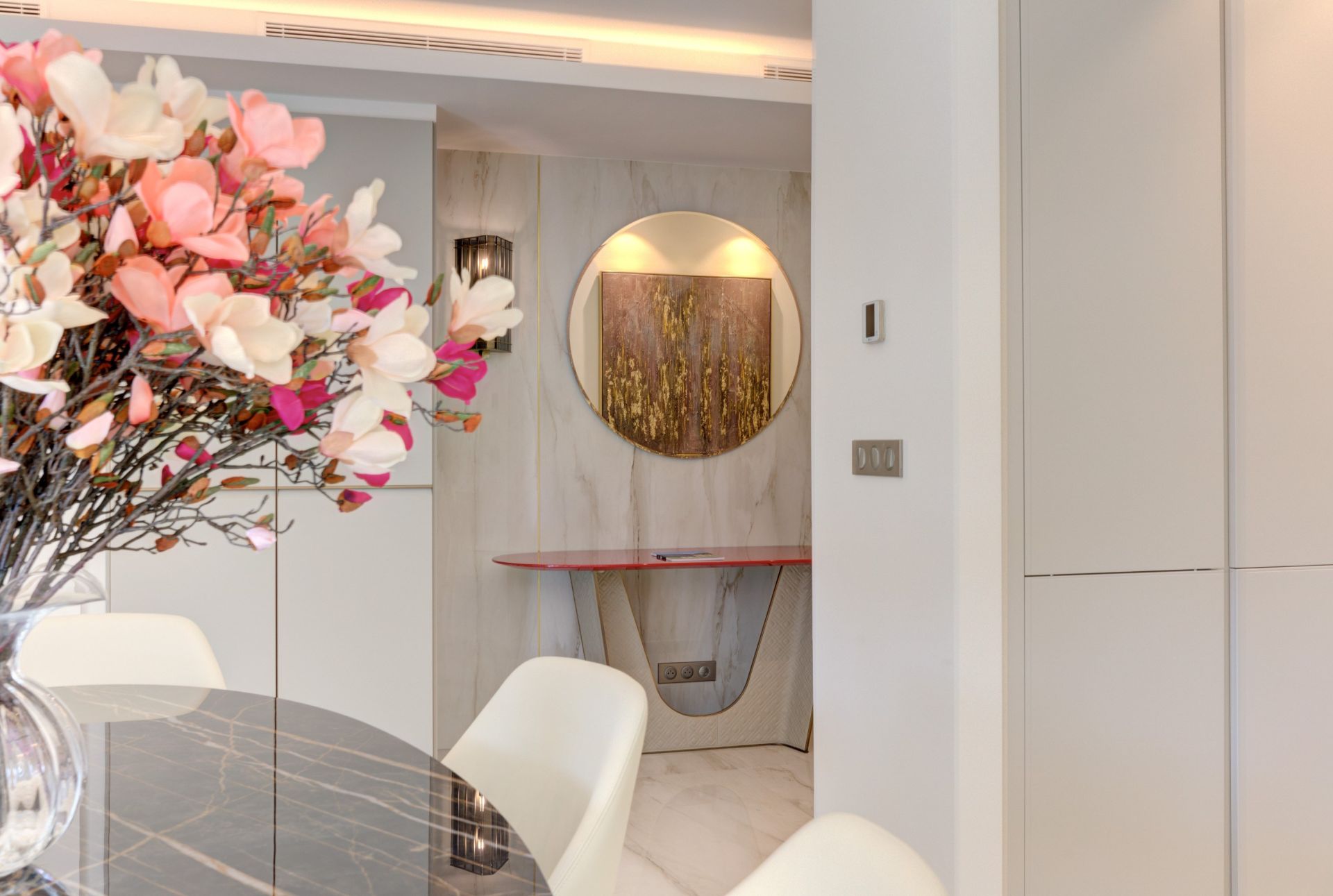 luxury apartment 3 Rooms for sale on CANNES (06400)
