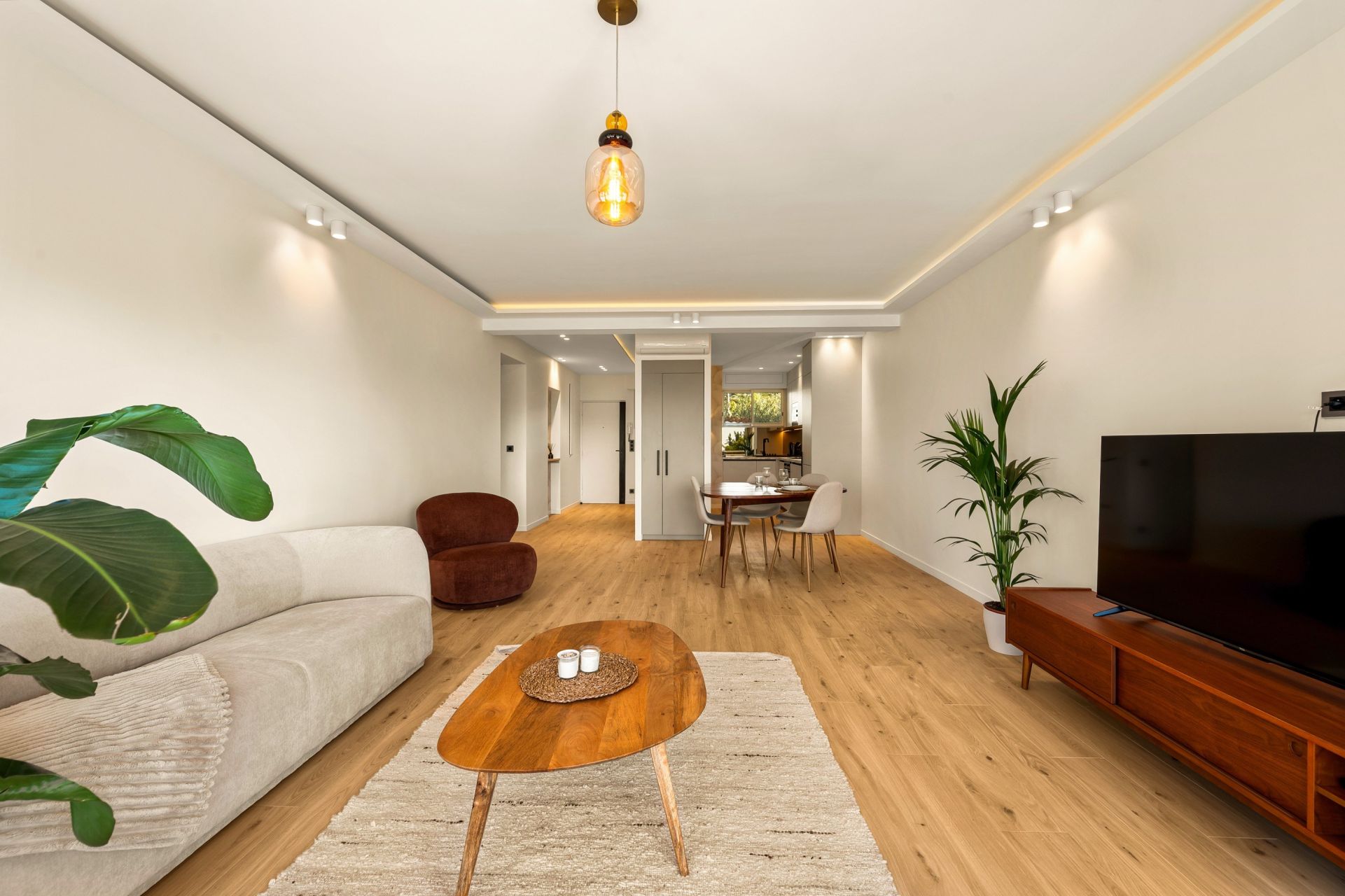 luxury apartment 3 Rooms for sale on CANNES (06400)