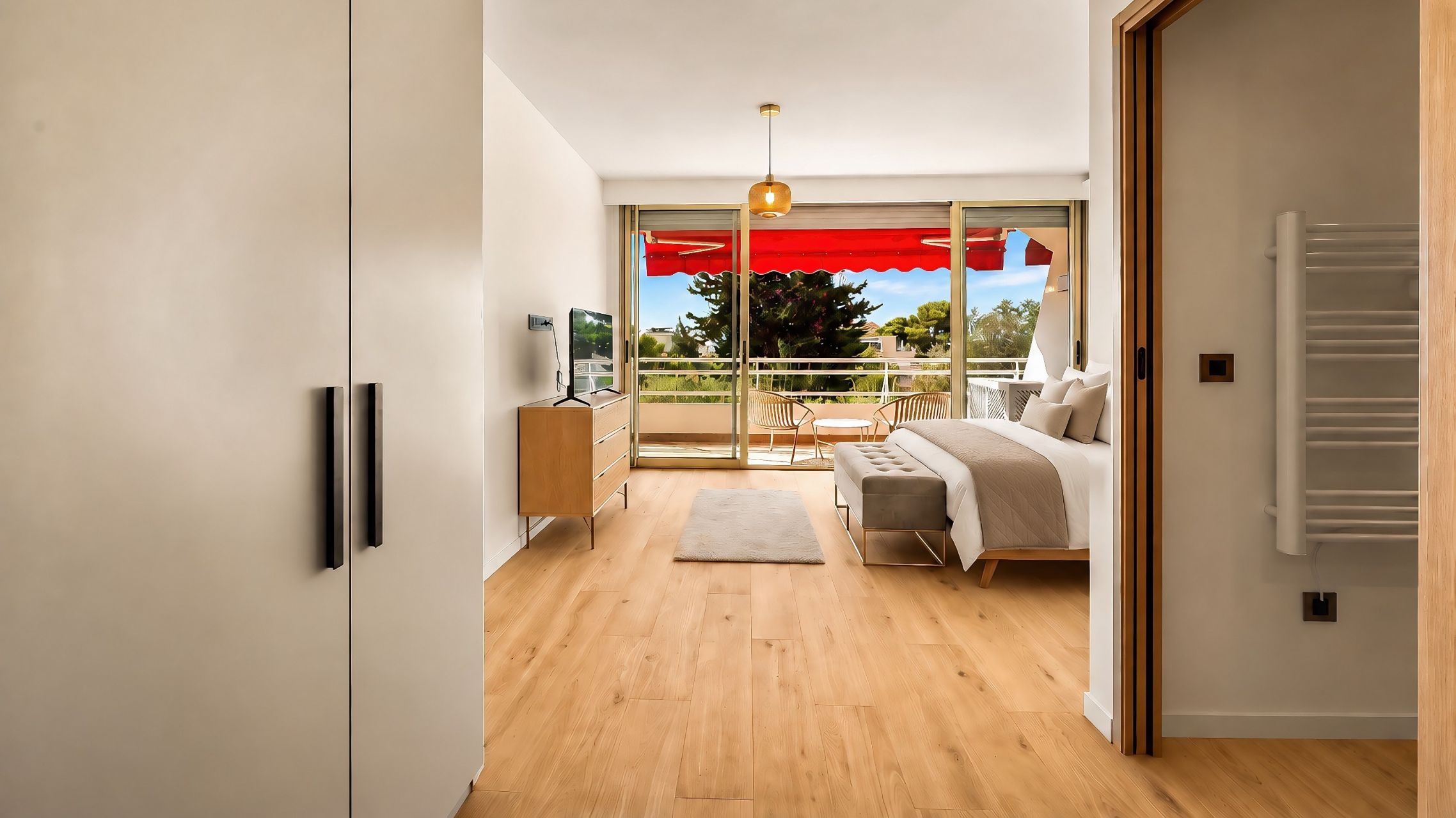 luxury apartment 3 Rooms for sale on CANNES (06400)