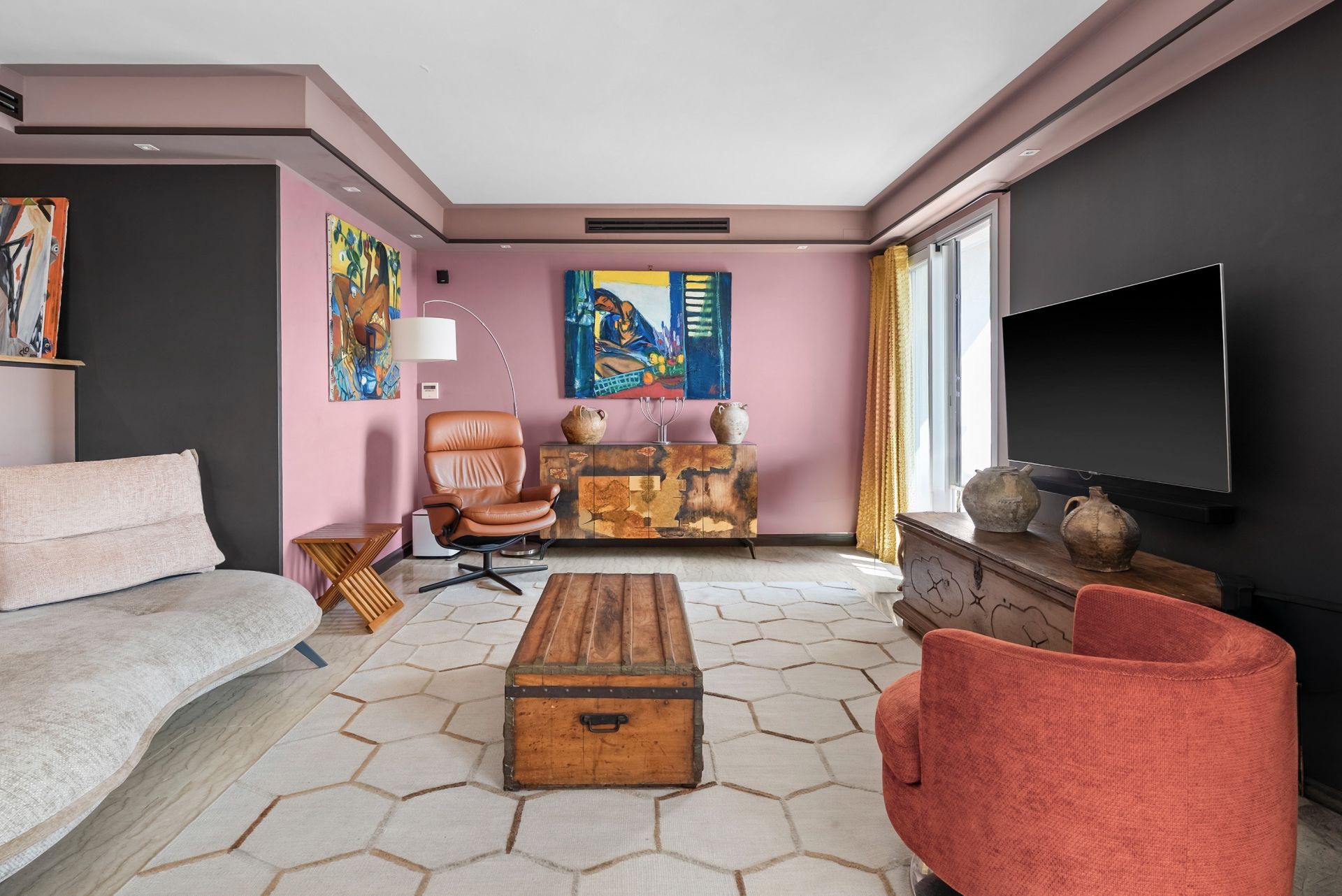 luxury apartment 4 Rooms for sale on HYERES (83400)