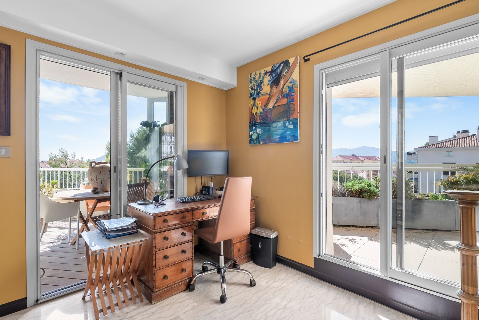 luxury apartment 4 Rooms for sale on HYERES (83400)