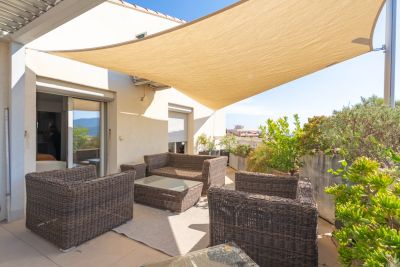 Sale Luxury apartment Hyères 4&nbsp;Rooms 134&nbsp;m²