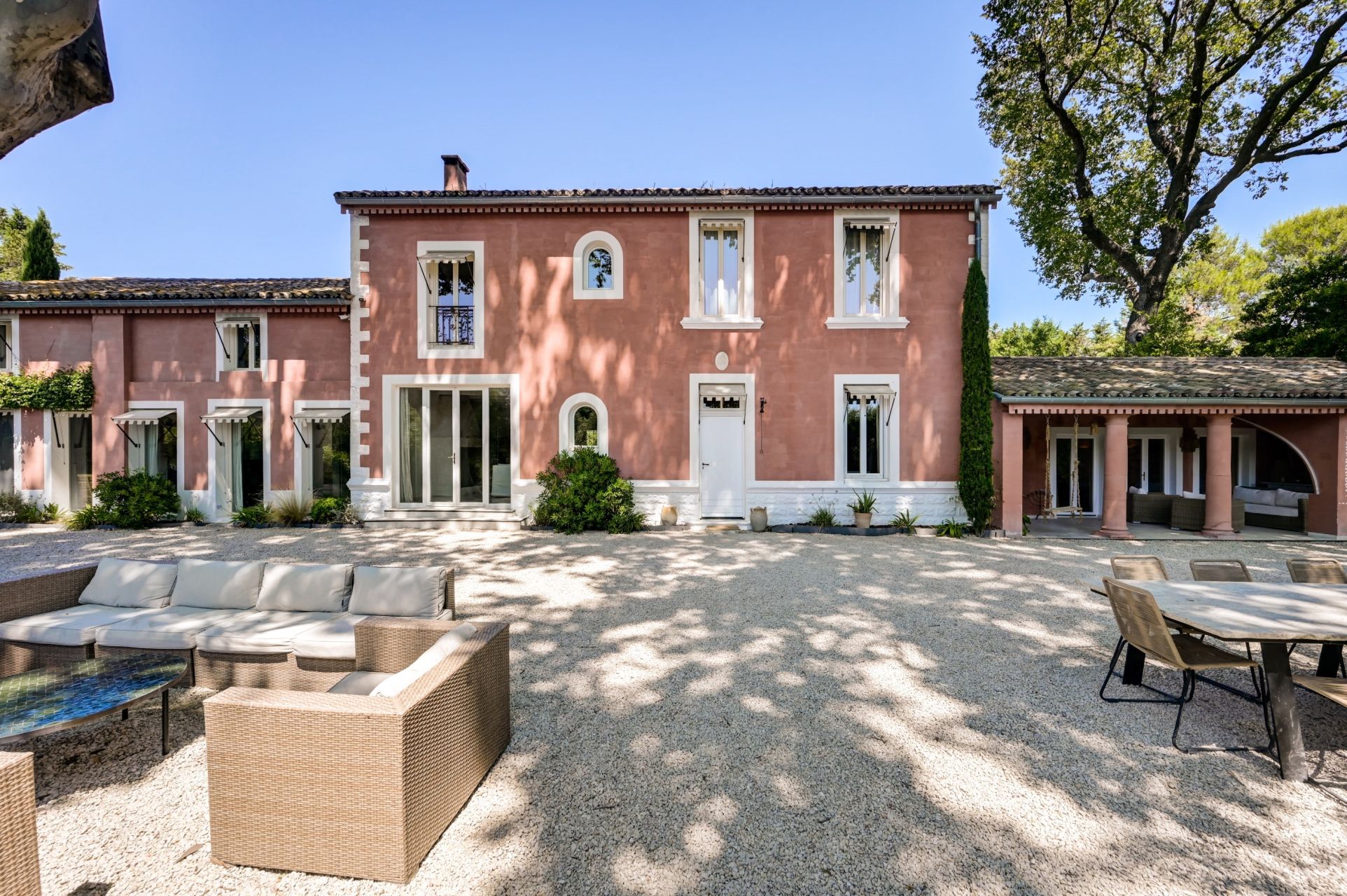 mas 9 Rooms for sale on EYGALIERES (13810)