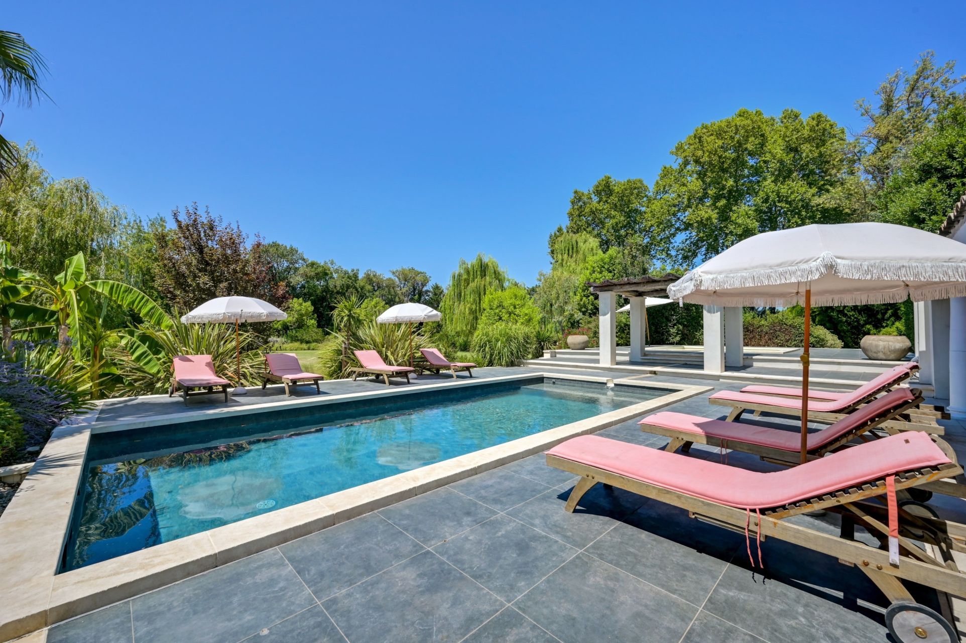 mas 9 Rooms for sale on EYGALIERES (13810)