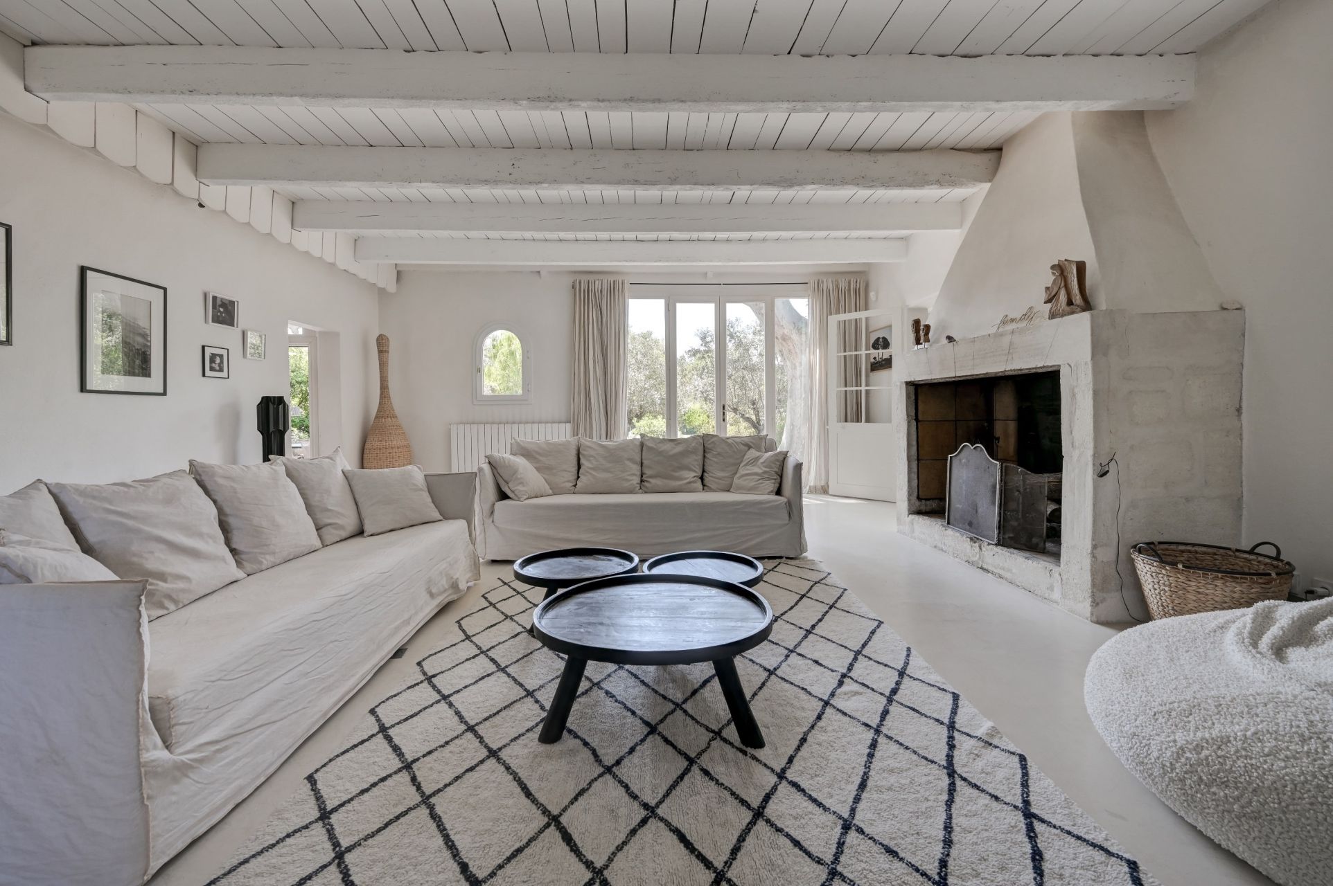 mas 9 Rooms for sale on EYGALIERES (13810)