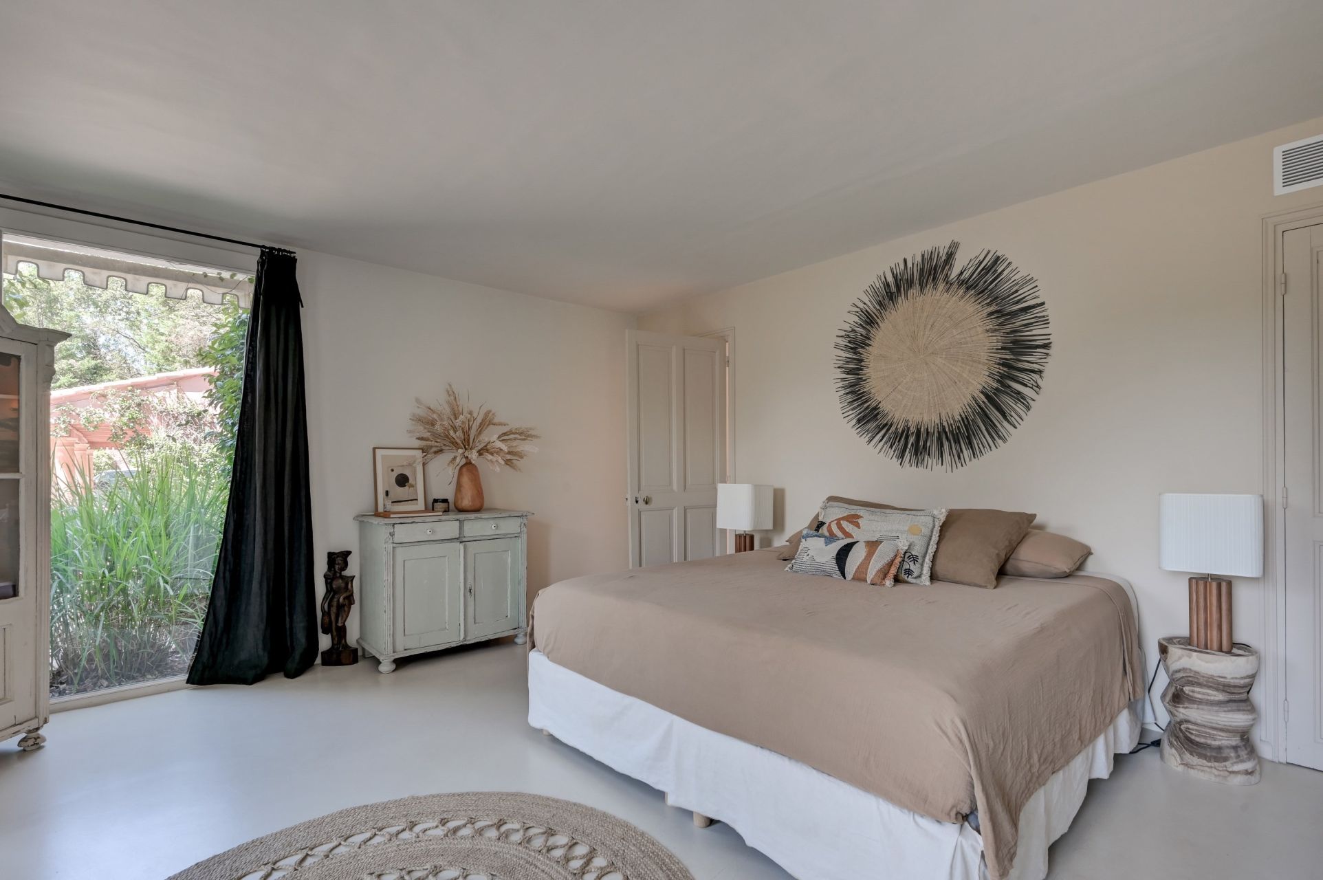 mas 9 Rooms for sale on EYGALIERES (13810)