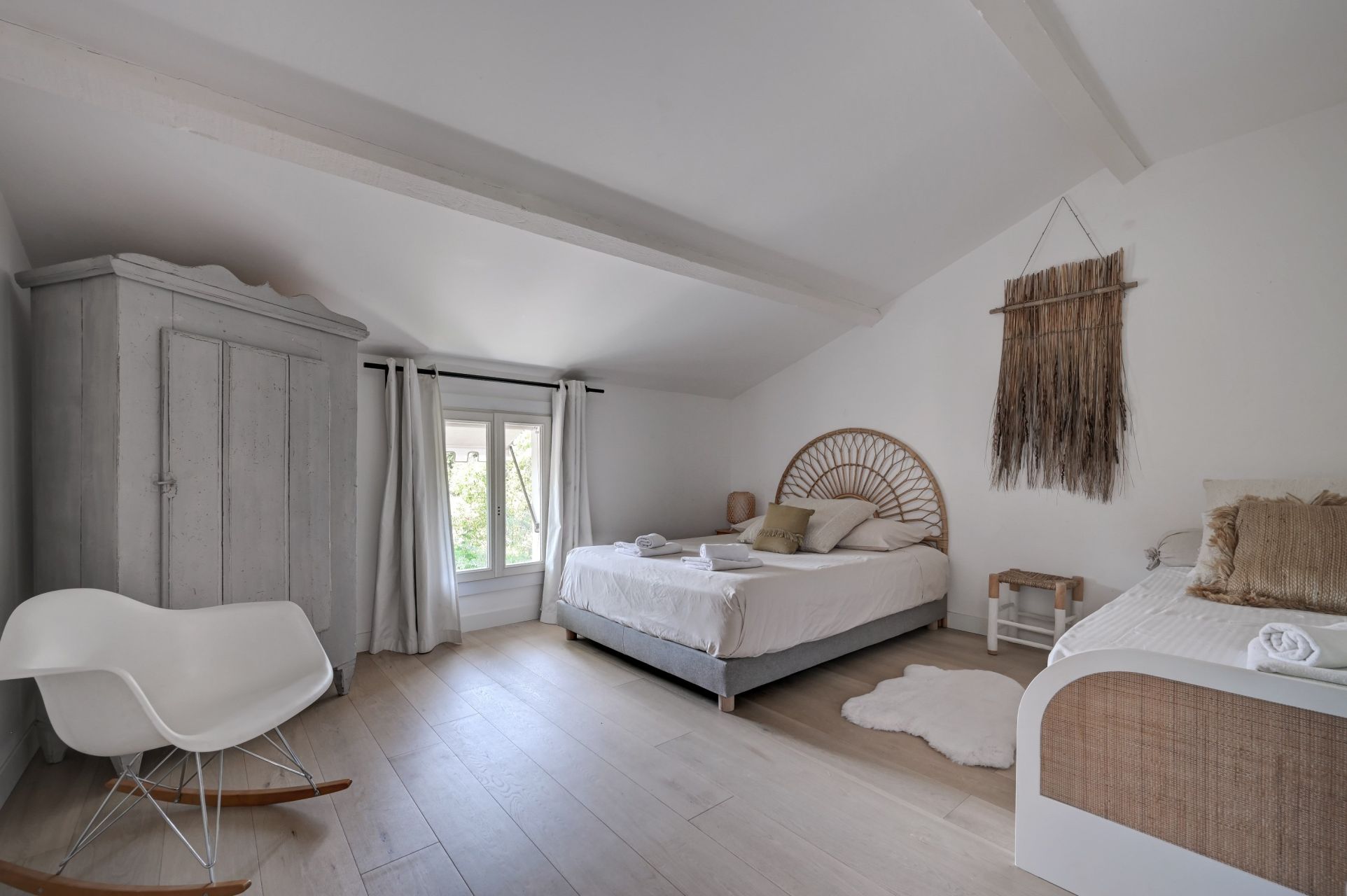 mas 9 Rooms for sale on EYGALIERES (13810)
