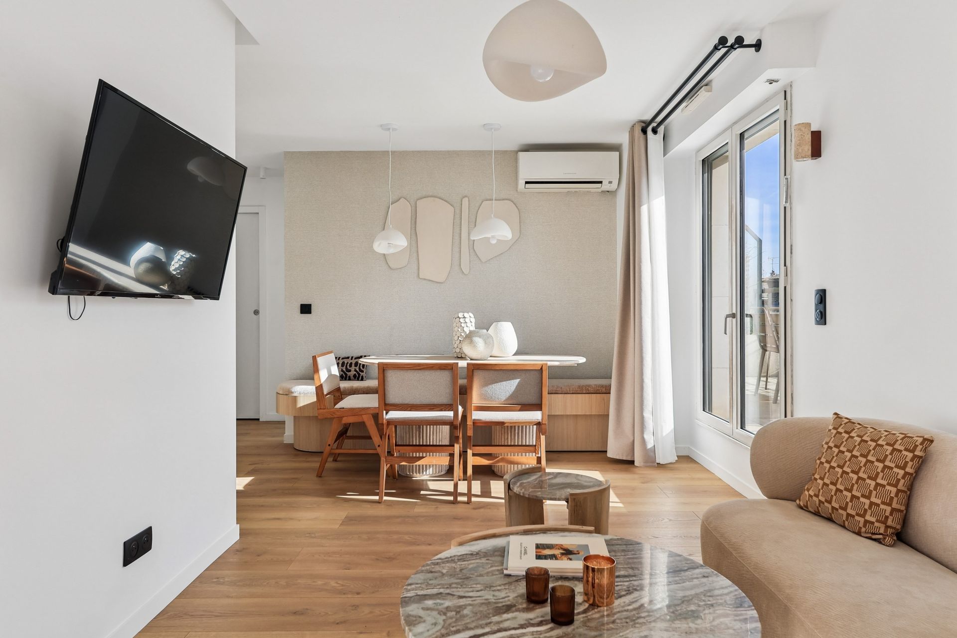 luxury apartment 3 Rooms for sale on PARIS (75116)