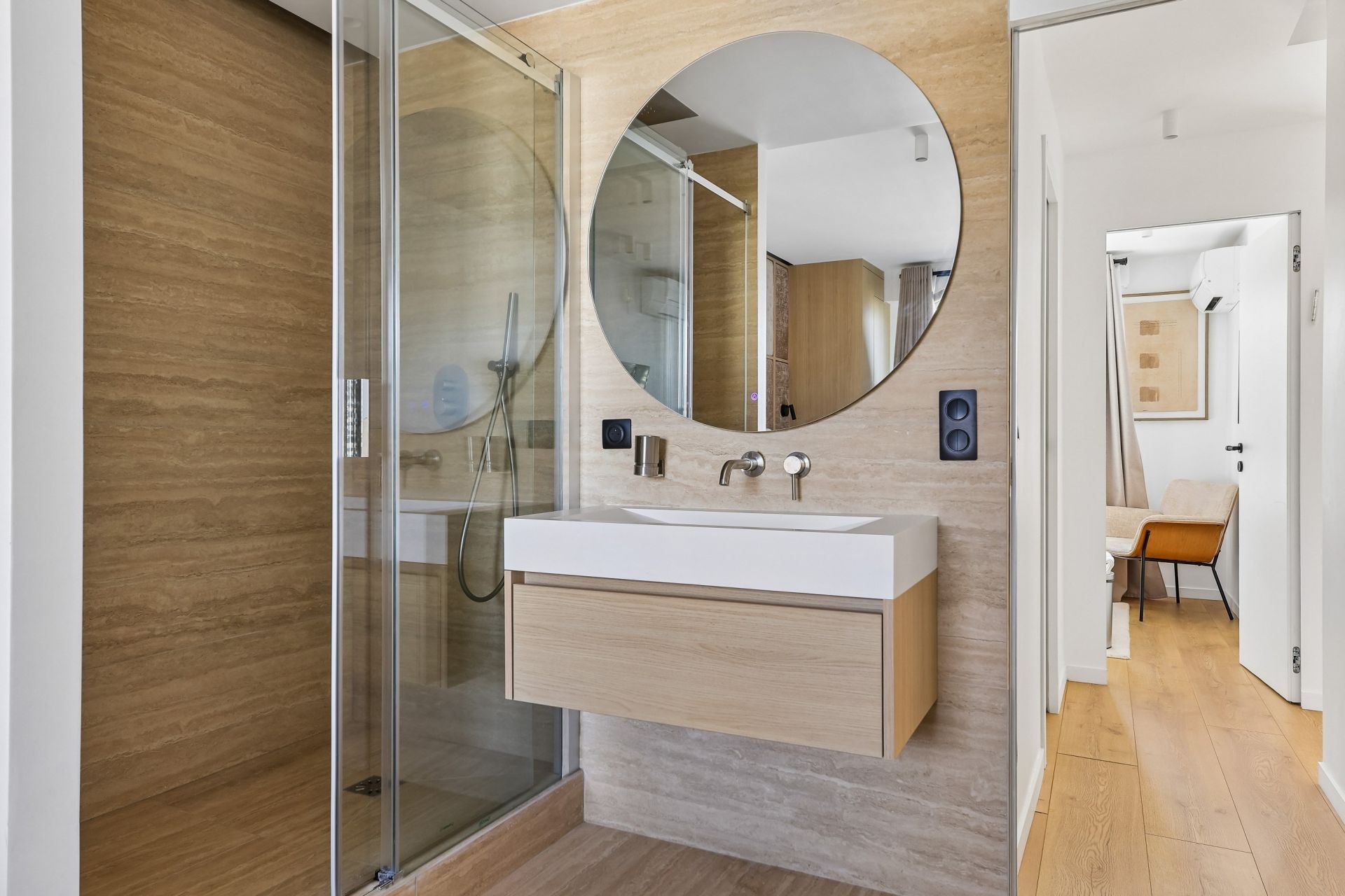 luxury apartment 3 Rooms for sale on PARIS (75116)